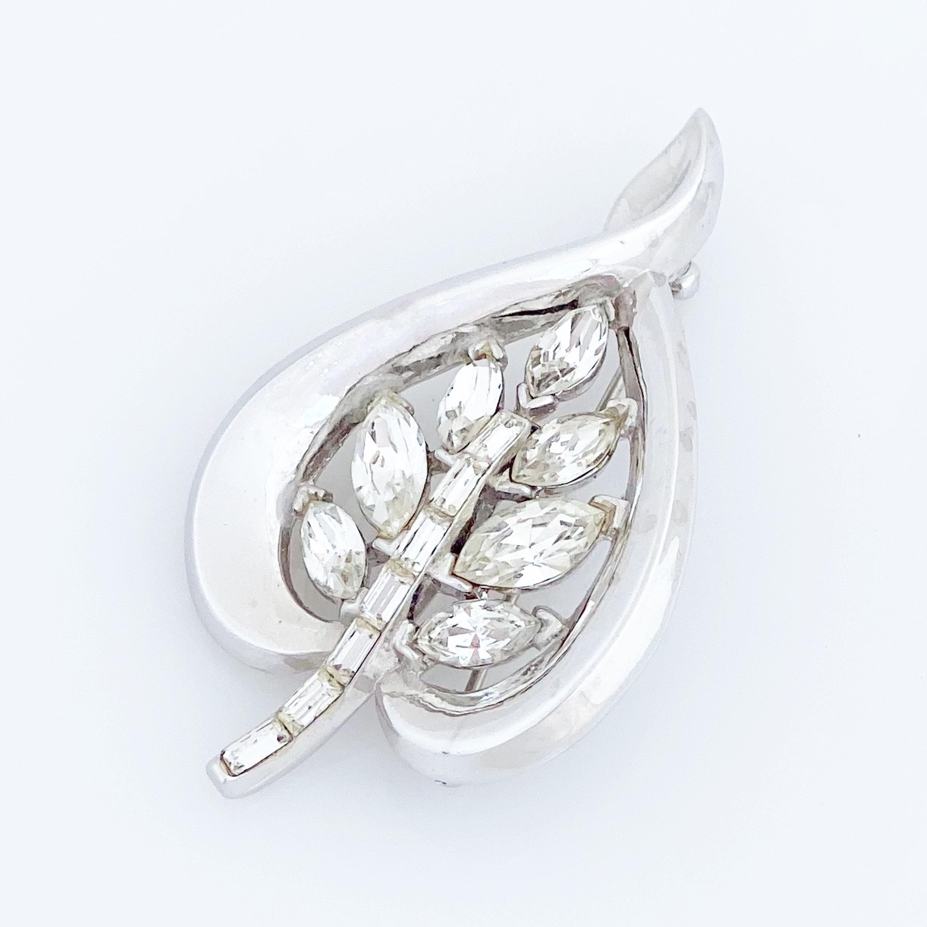 Leaf Brooch With Navettes and Baguettes By Alfred Philippe For Crown Trifari In Good Condition For Sale In McKinney, TX