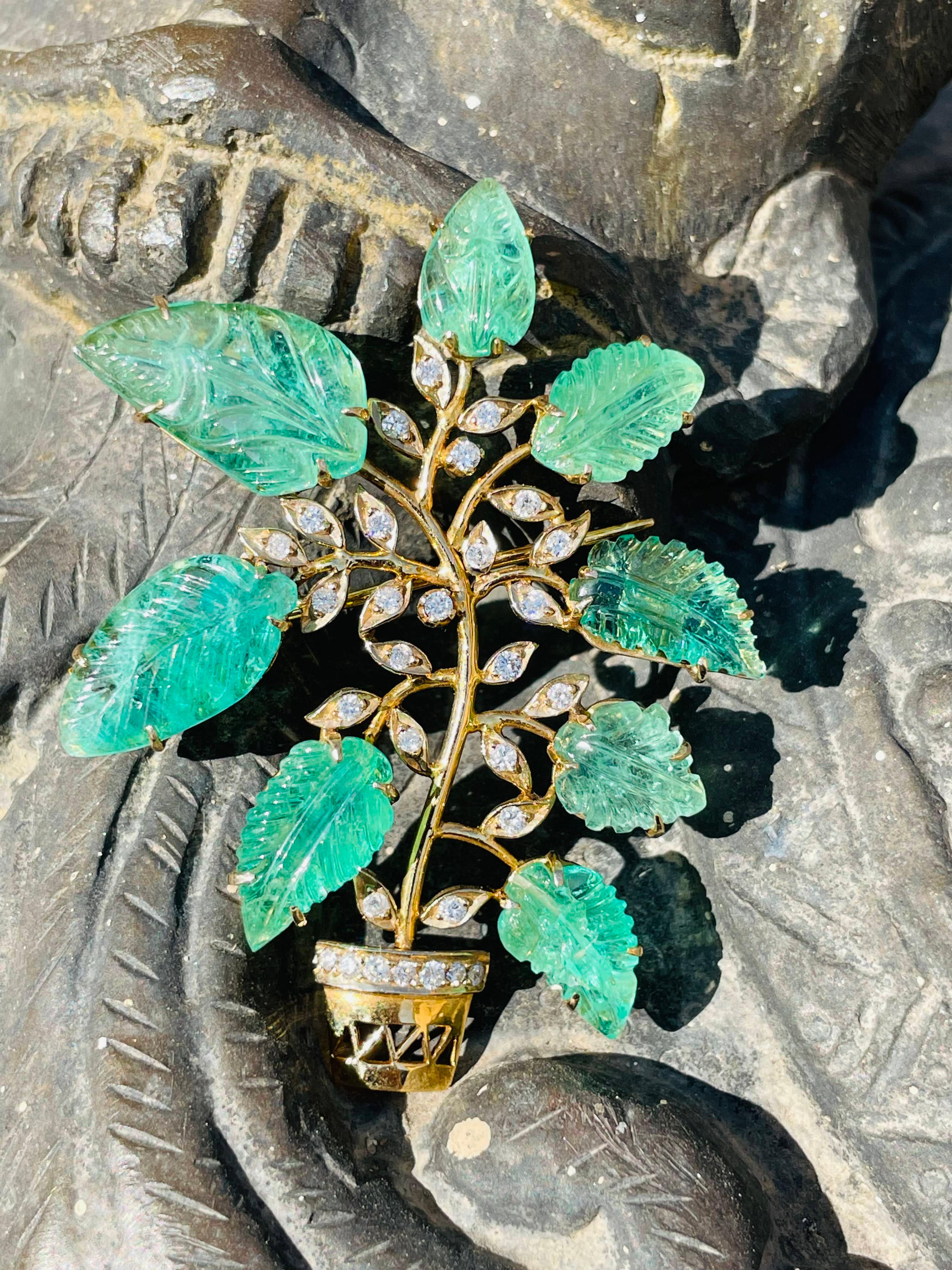 Women's or Men's Carved 30 Carat Emerald Flower Pot Brooch with Diamonds in 18k Solid Yellow Gold For Sale