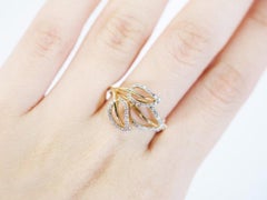 Captivating0.24ct Leaf-design Diamond Ring in 14K Yellow Gold