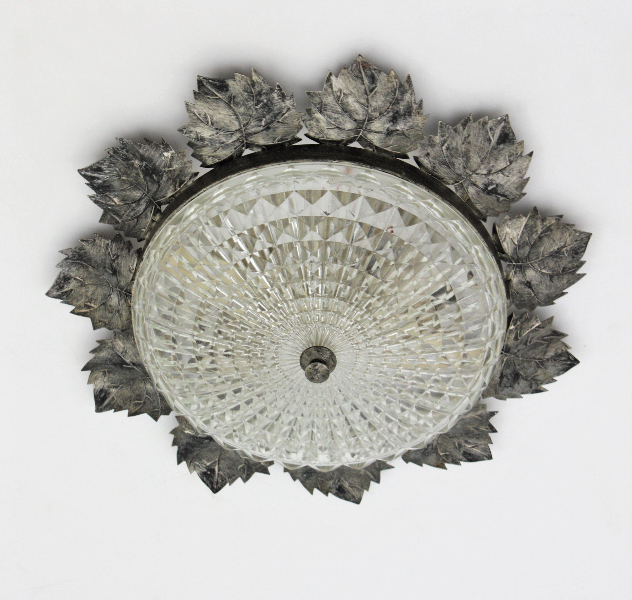 Sunburst Silver Patinated Iron and Glass Flush Mount Light, Leaves Design In Good Condition For Sale In Barcelona, ES