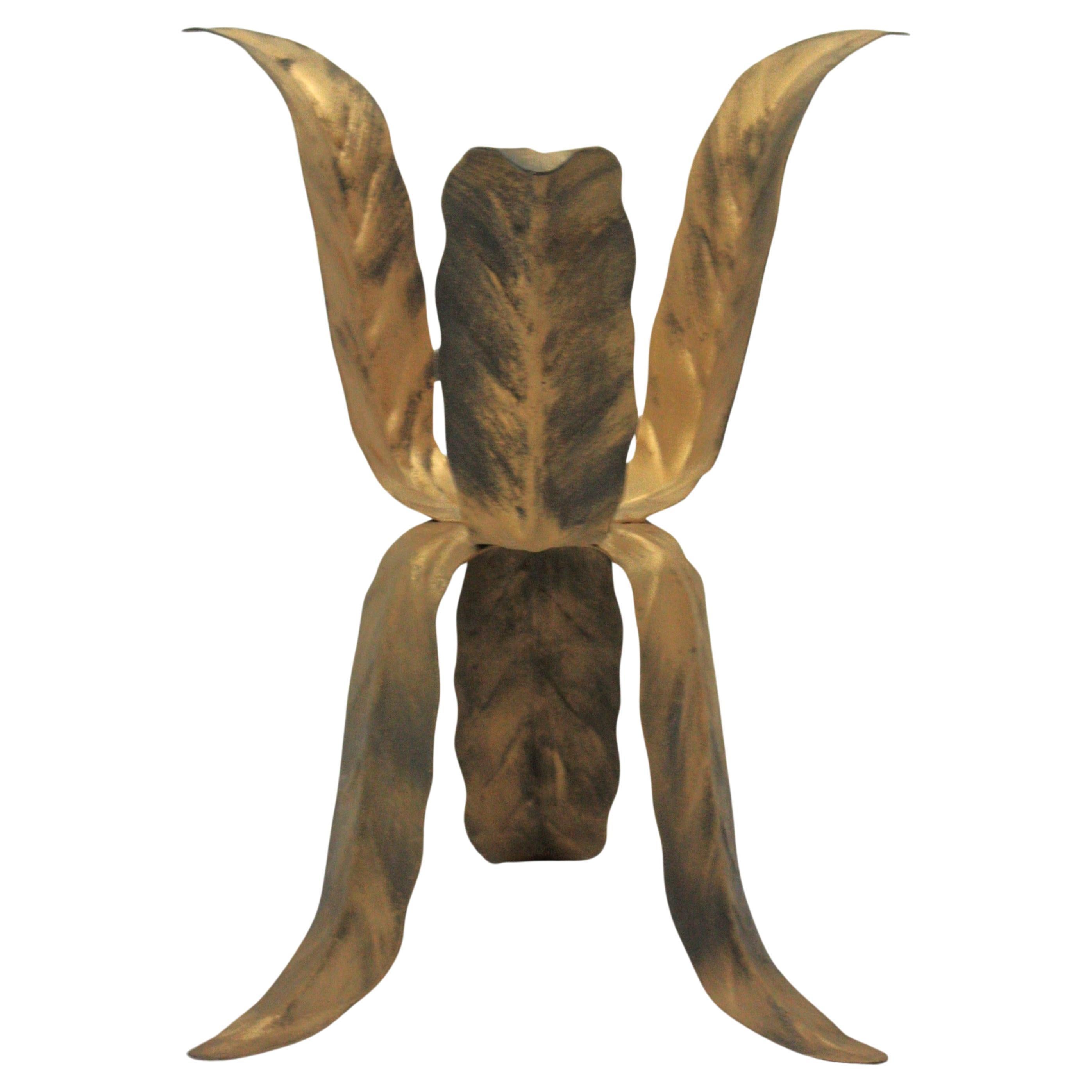 Mid-Century Modern Leaf Design Tripod Plant Stand in Gilt Patinated Metal For Sale