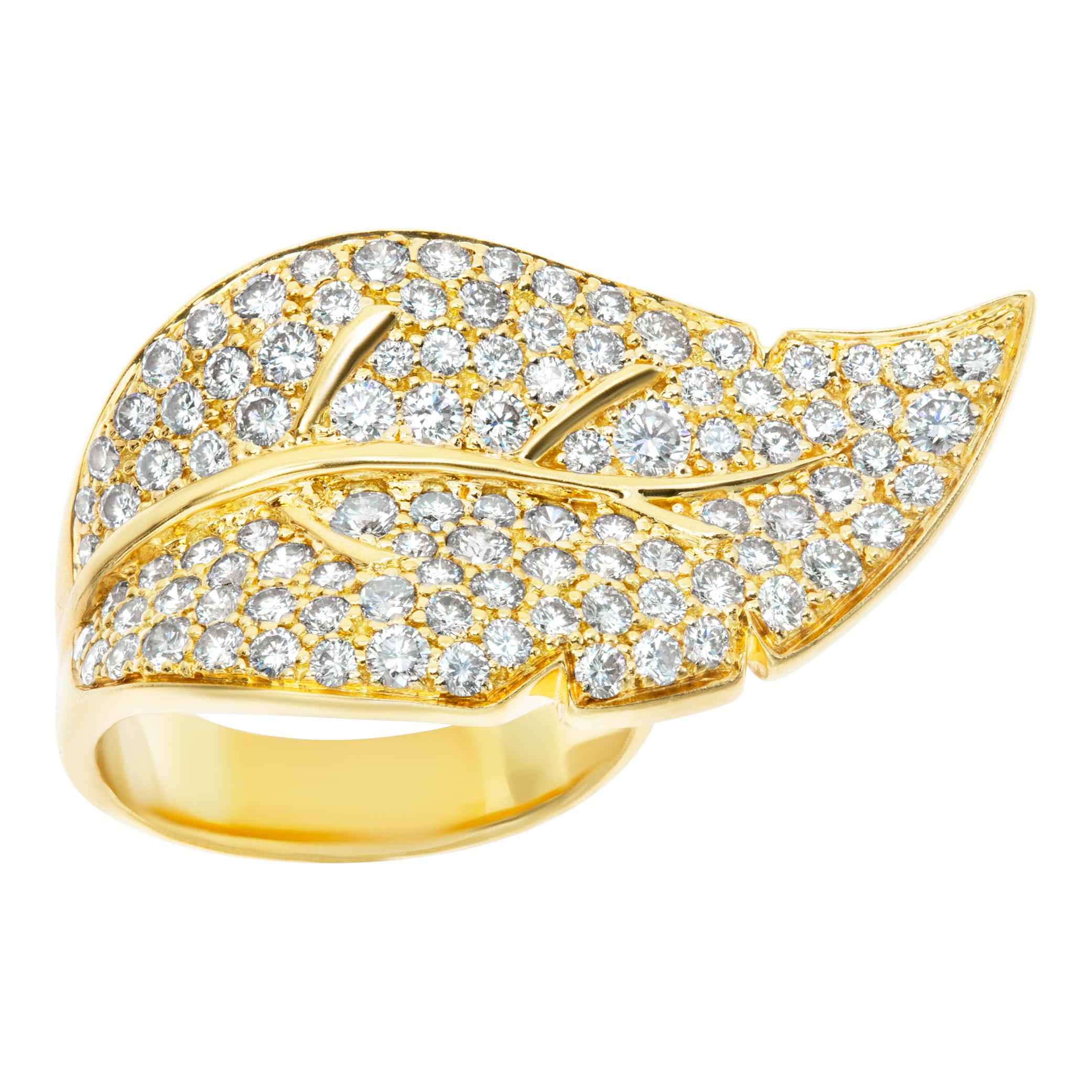 Leaf diamond ring in yellow gold For Sale