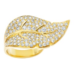 Leaf diamond ring in yellow gold