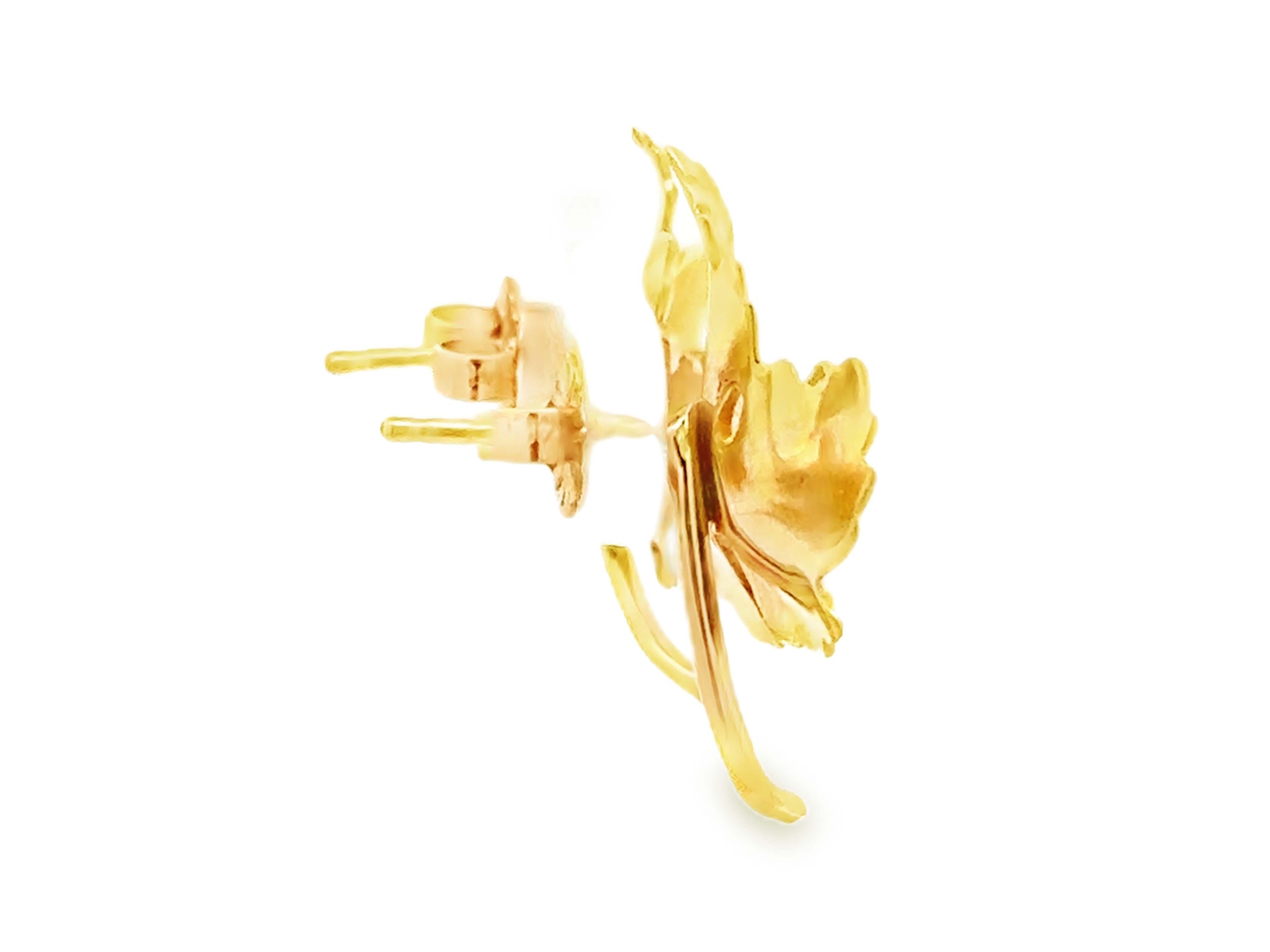 Leaf Earrings Emerald Center 14k Yellow Gold In Excellent Condition For Sale In Honolulu, HI