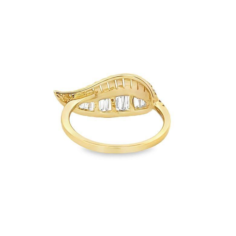 Baguette Cut Leaf Fashion Baguette & Round G/SI Diamond Ring 0.74 Carat in 14k Yellow  For Sale