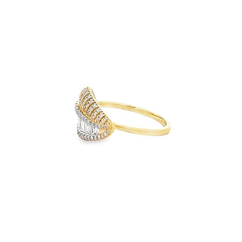 Leaf Fashion Baguette & Round G/SI Diamond Ring 0.74 Carat in 14k Yellow  For Sale 1