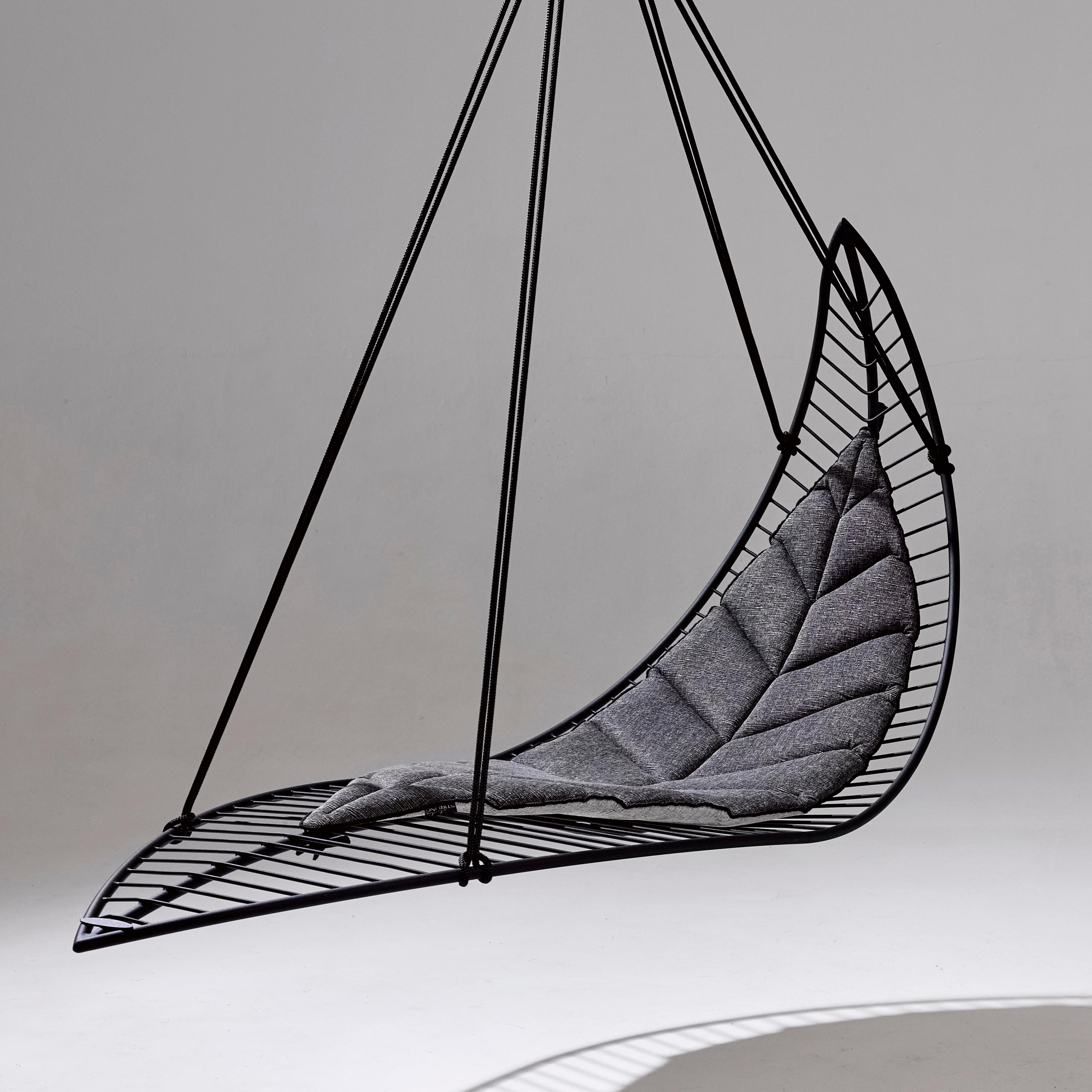 Leaf Hanging Swing Chair Modern Steel In / Outdoor 21st Century Black For Sale 3