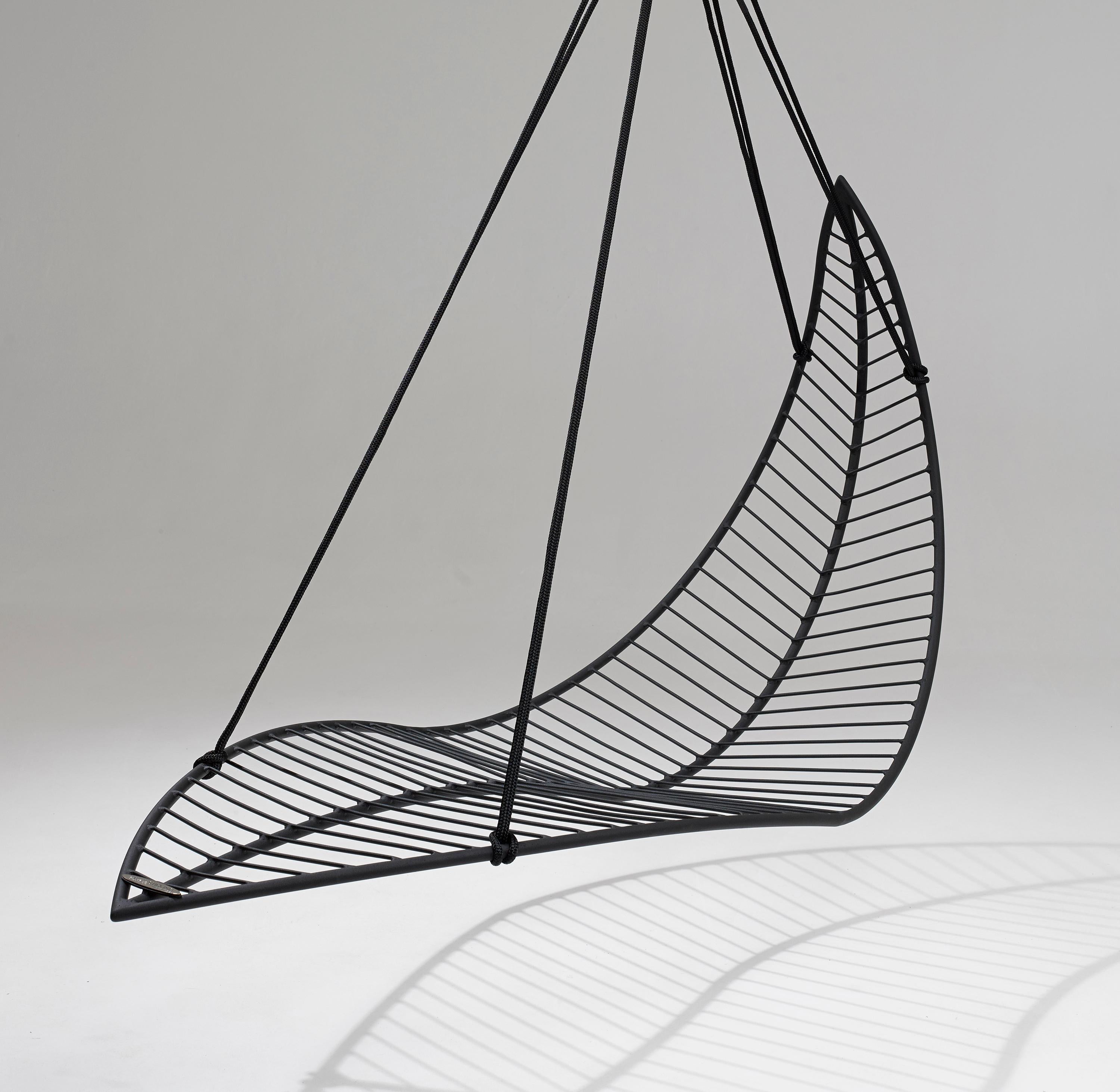 Leaf Hanging Swing Chair Modern Steel In/Outdoor 21st Century Base Legs White For Sale 3