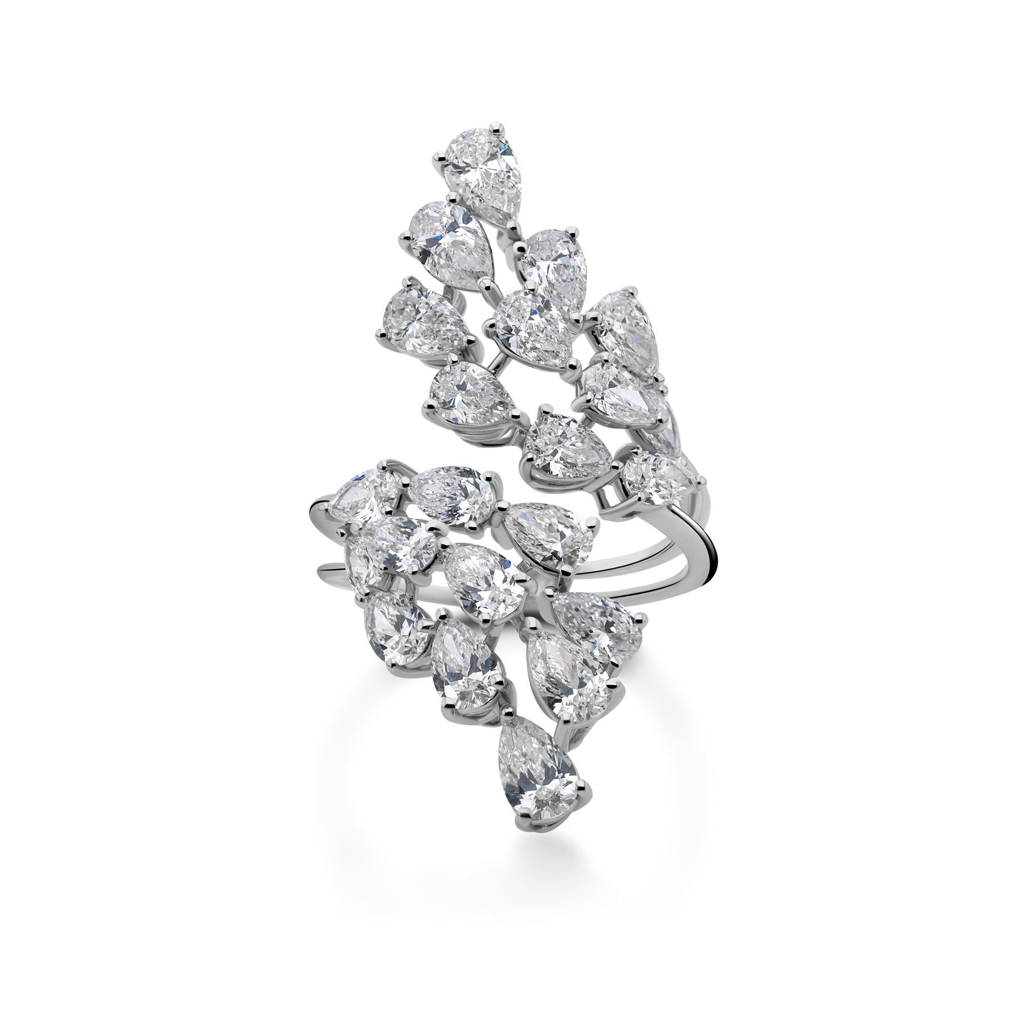 En vente :  Leaf Inspired Certified Diamond Cluster Open Bypass Ring 14K White Gold Jewelry 6