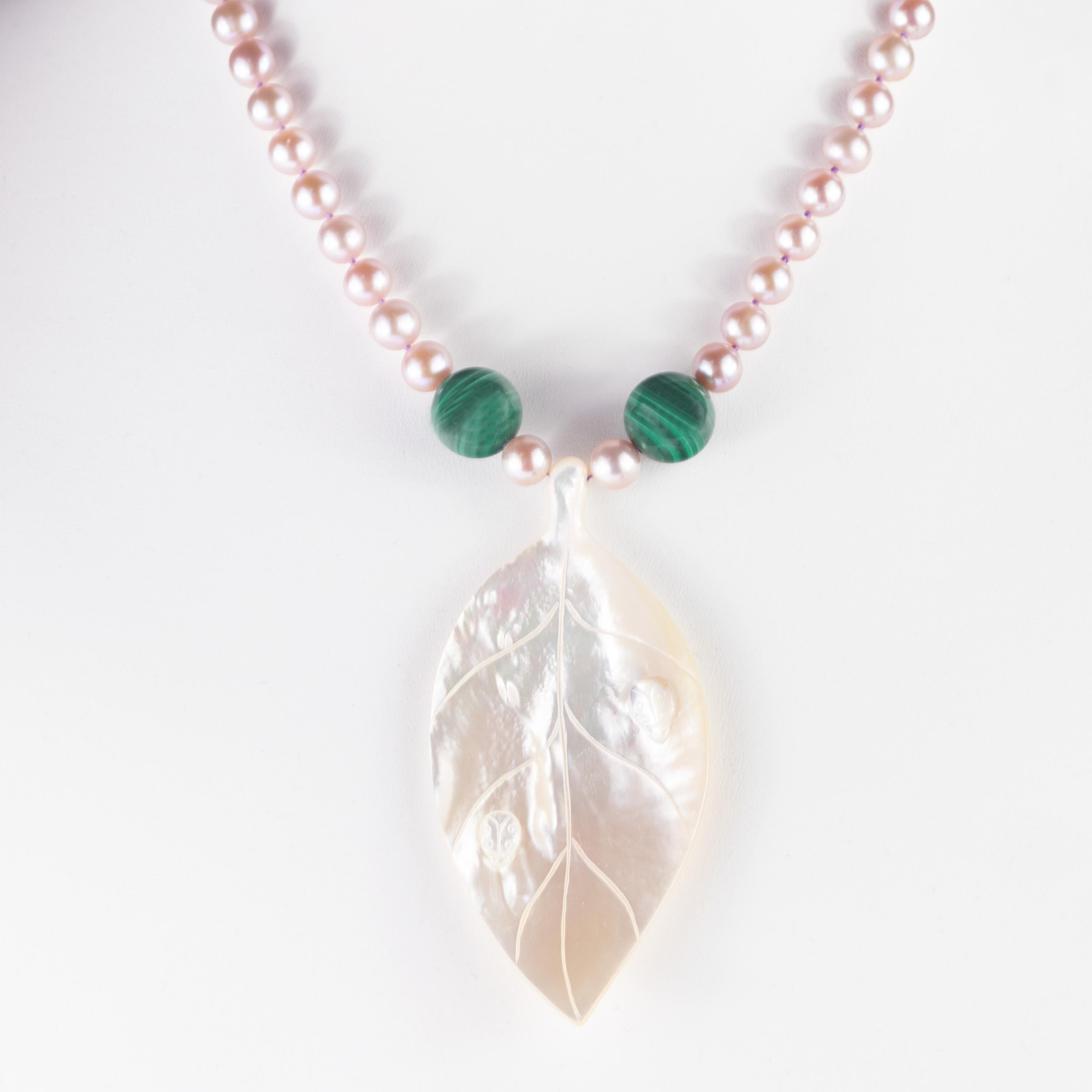 Leaf Mother of Pearl Malachite Pearl 18 Karat Yellow Gold Tribal Carved Necklace For Sale 2