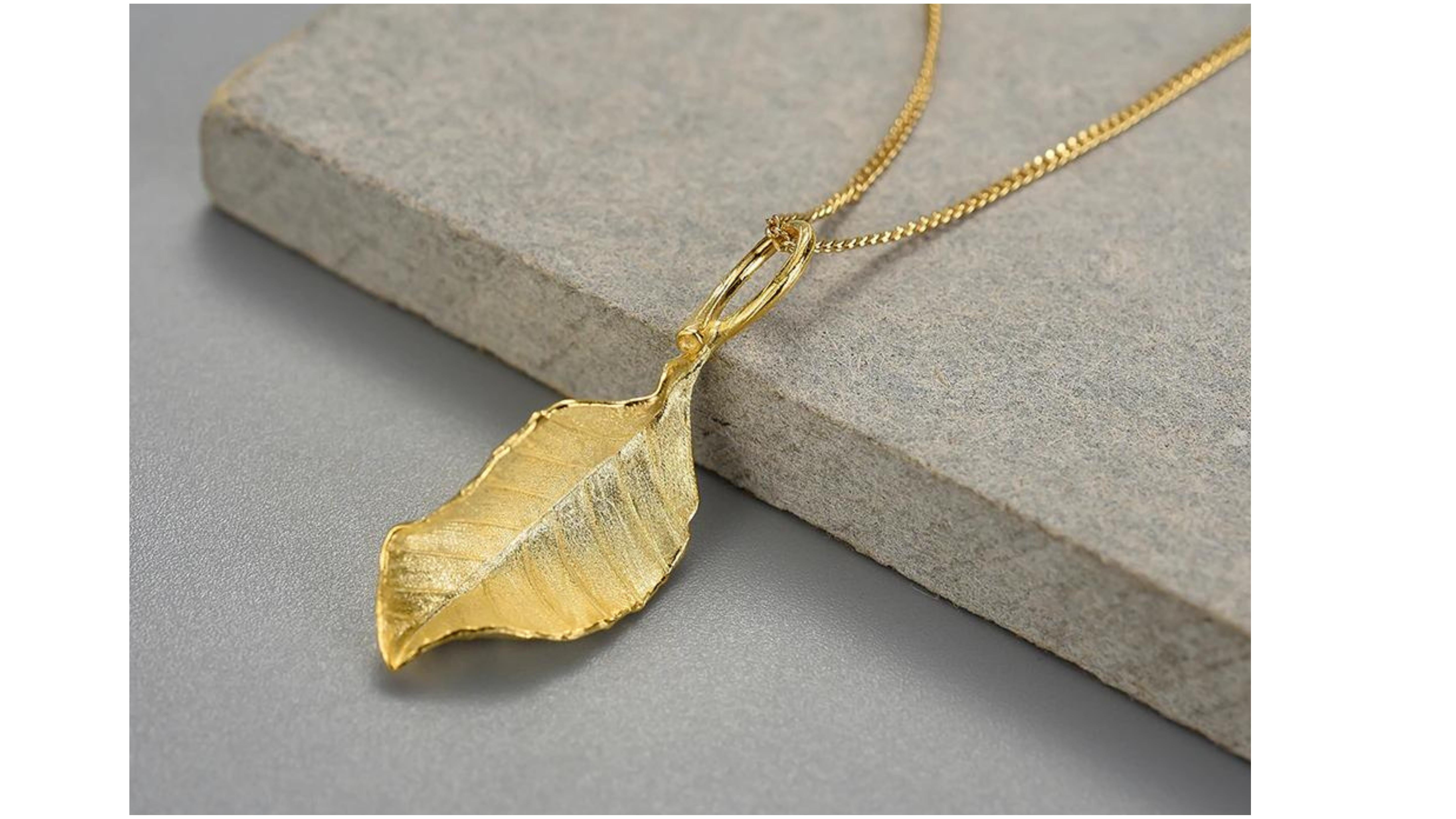 Contemporary Leaf  Necklace 18 Karat Gold Plated For Sale