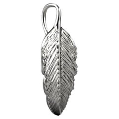 Pendentif feuille, or blanc 18K