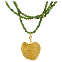 Leaf Pendant in 18 Karat Gold with Extra-Long Chrome Diopside Beaded Chain