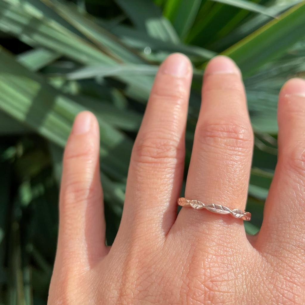 For Sale:  Leaf Ring / 9ct Rose Gold 5