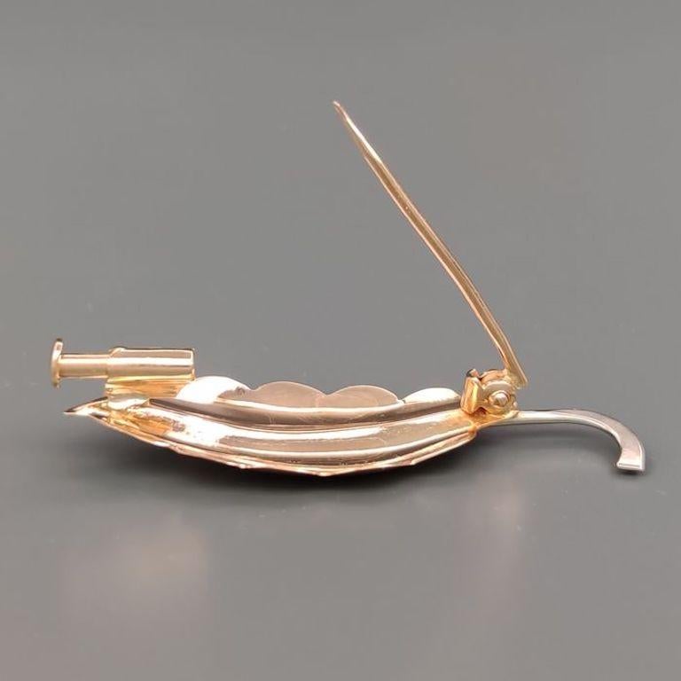 Modern Leaf Yellow and White Gold Italian Brooch For Sale