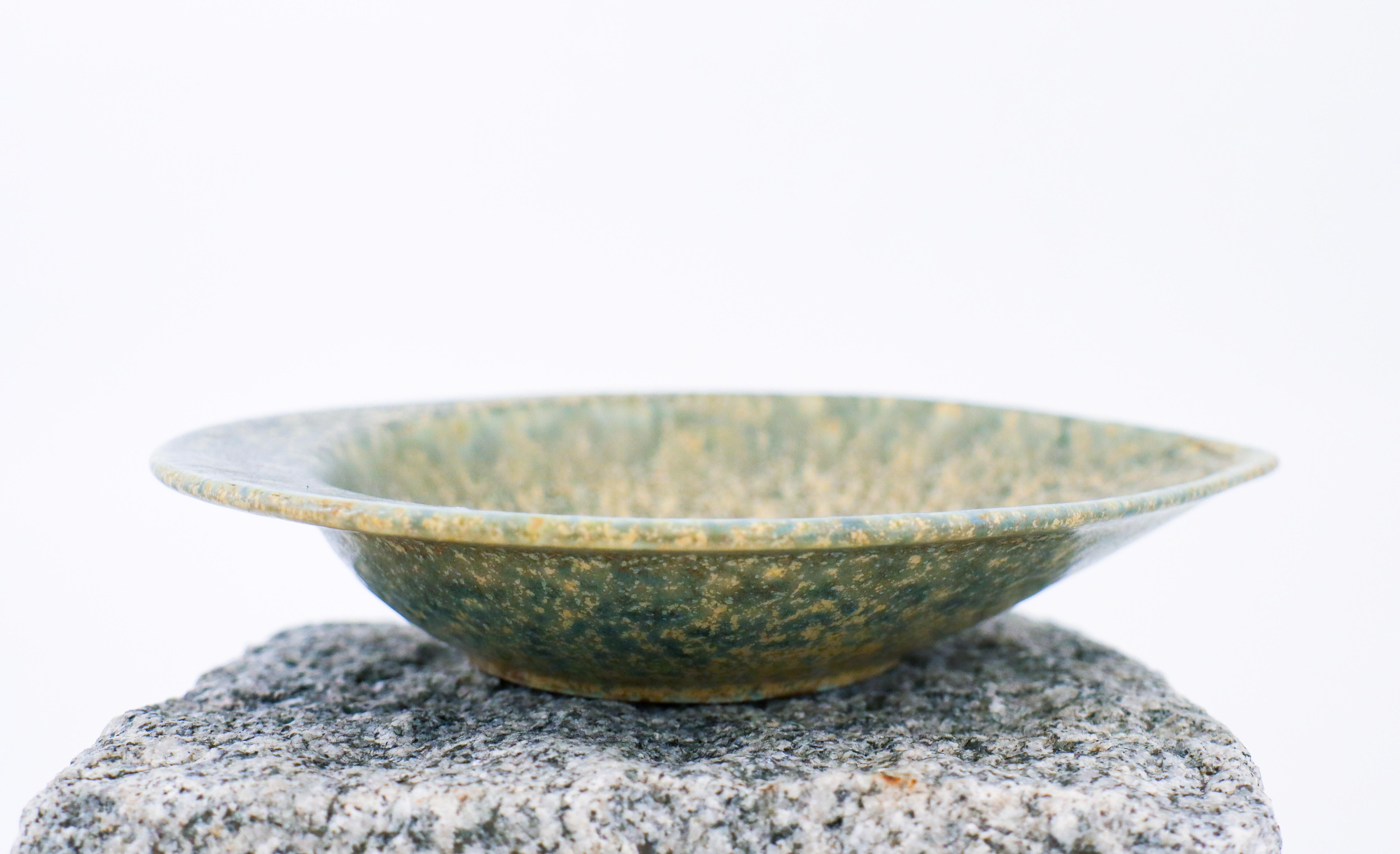 Swedish Leaf shaped Bowl - Lovely Glaze - Carl-Harry Stålhane - Rörstrand - Mid century For Sale