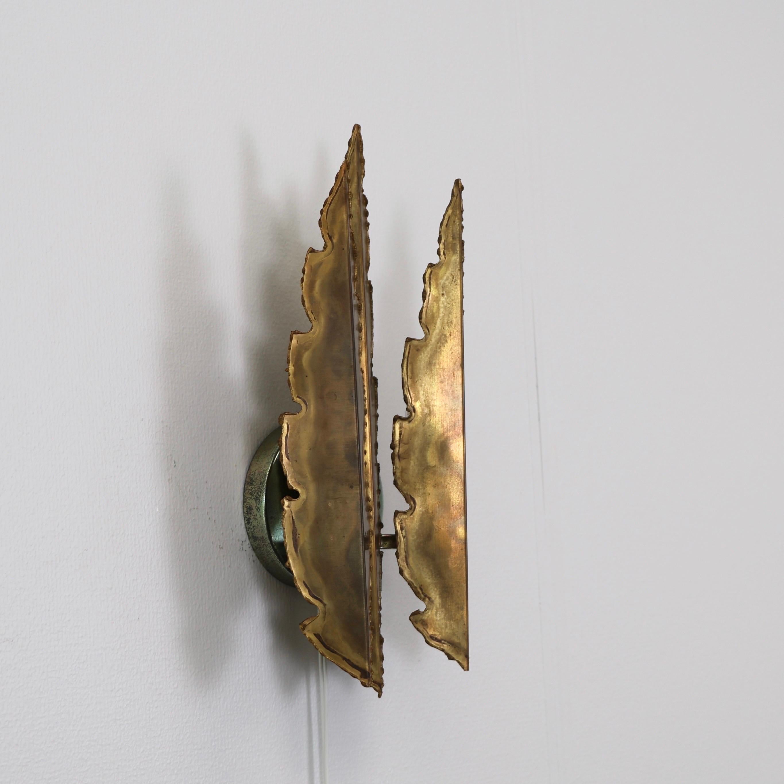 Danish Leaf-Shaped Brass Wall Lamp by Svend Aage Holm Sorensen, 1960s, Denmark For Sale