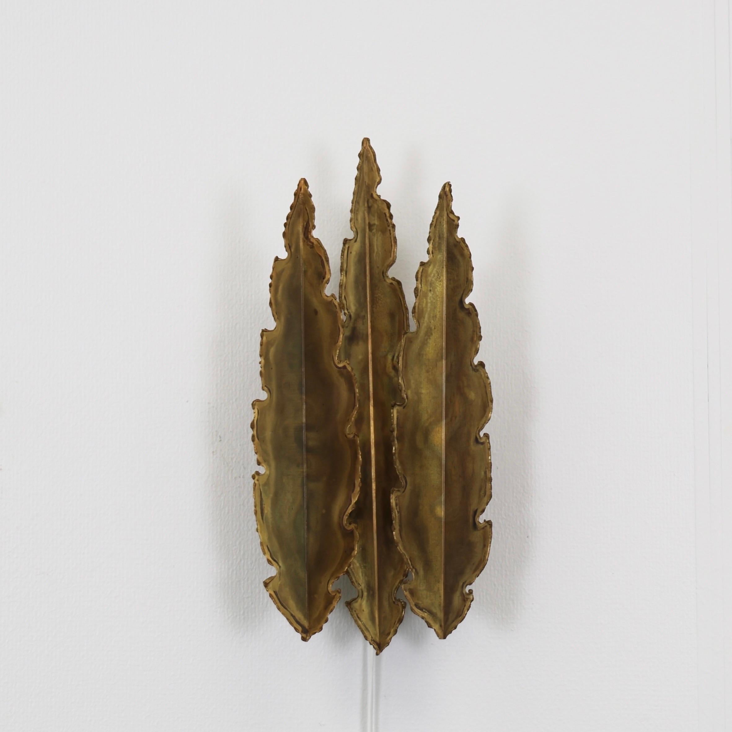 Leaf-Shaped Brass Wall Lamp by Svend Aage Holm Sorensen, 1960s, Denmark For Sale 1