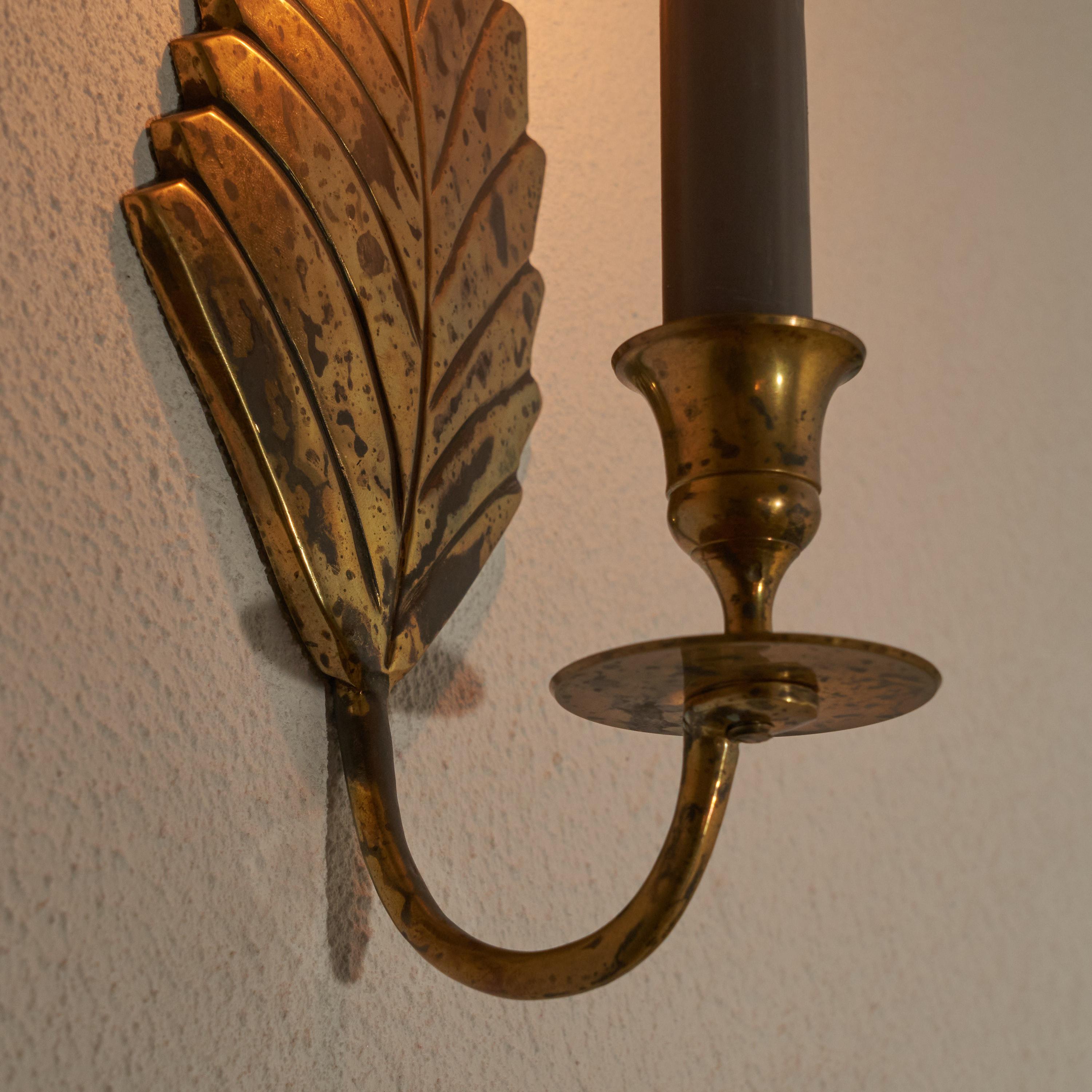 Leaf Shaped Candle Sconce in Patinated Brass 1970s For Sale 1