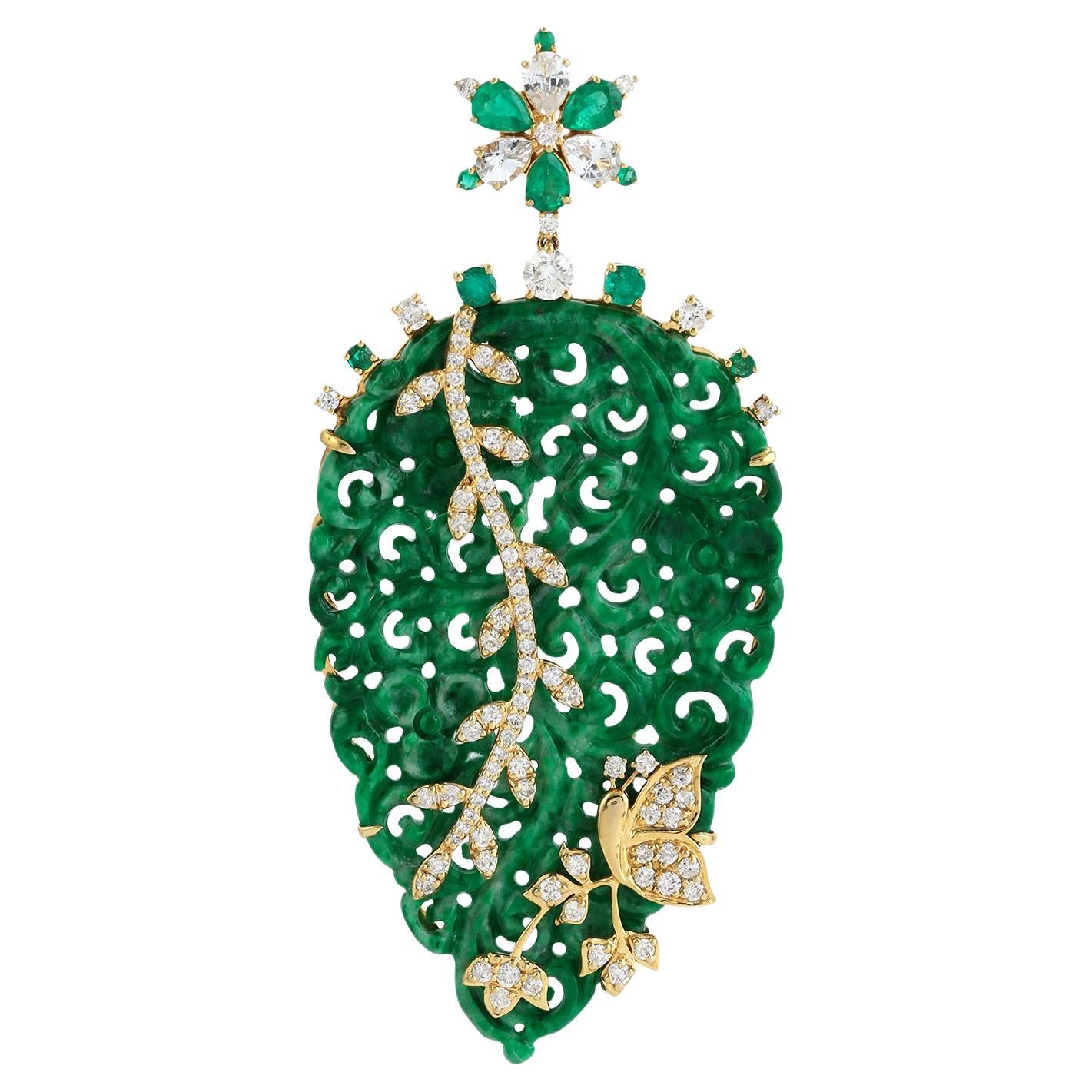 Pendentif en Jade sculpté en forme de feuille avec diamants pavés papillon en or jaune 18k