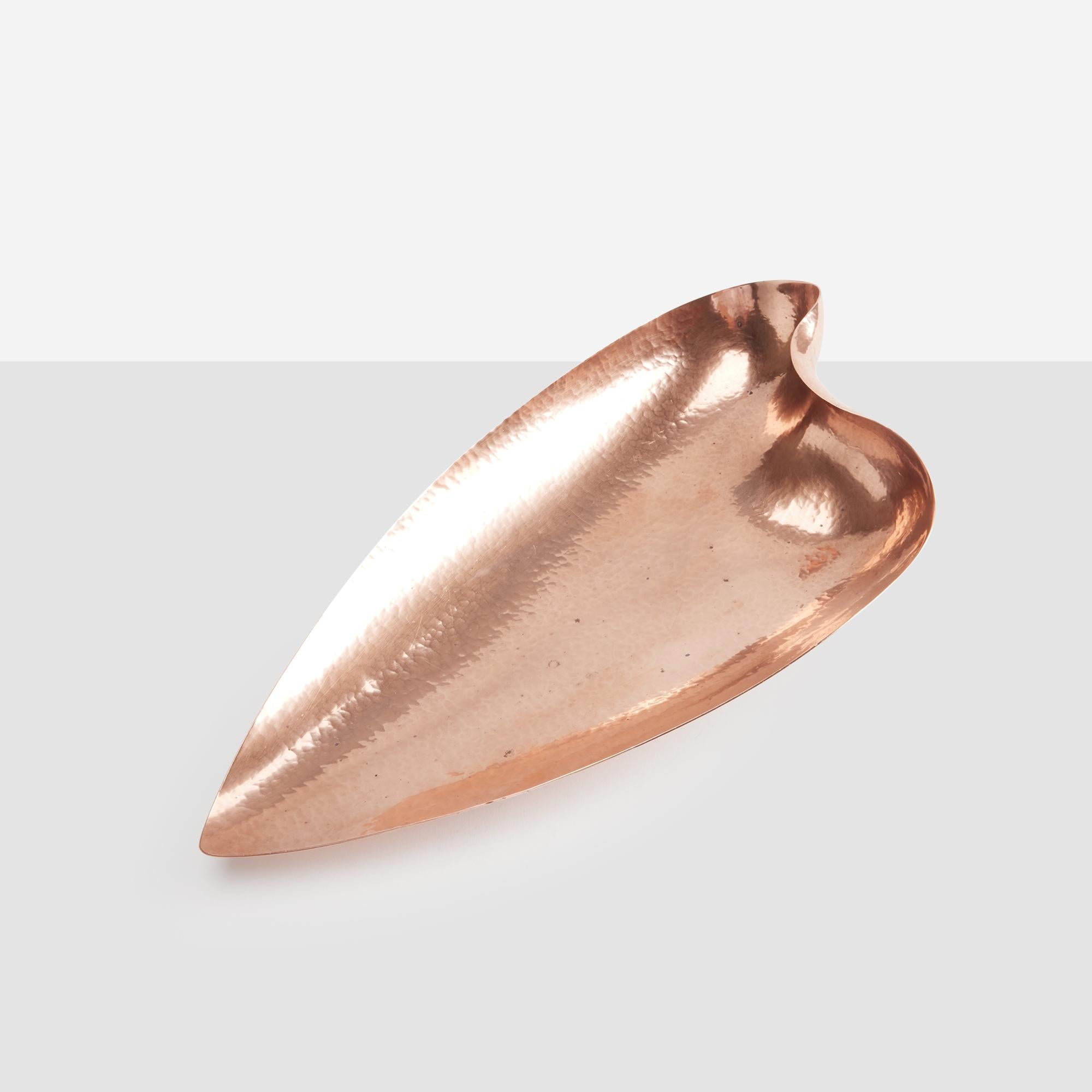 Piatto in rame a forma di foglia di Richard Rohac in vendita 2