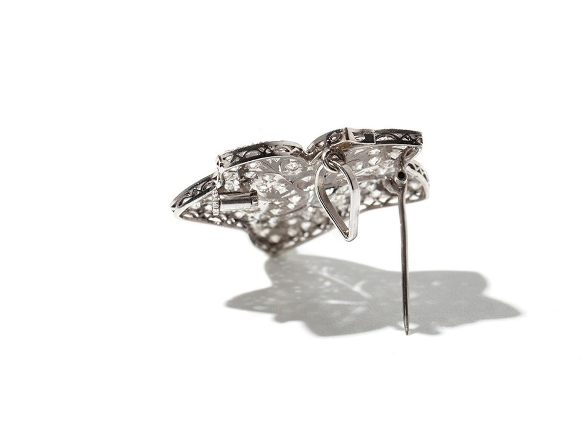 Belle Époque Leaf-Shaped Diamond Platinum Brooch/Pendant For Sale