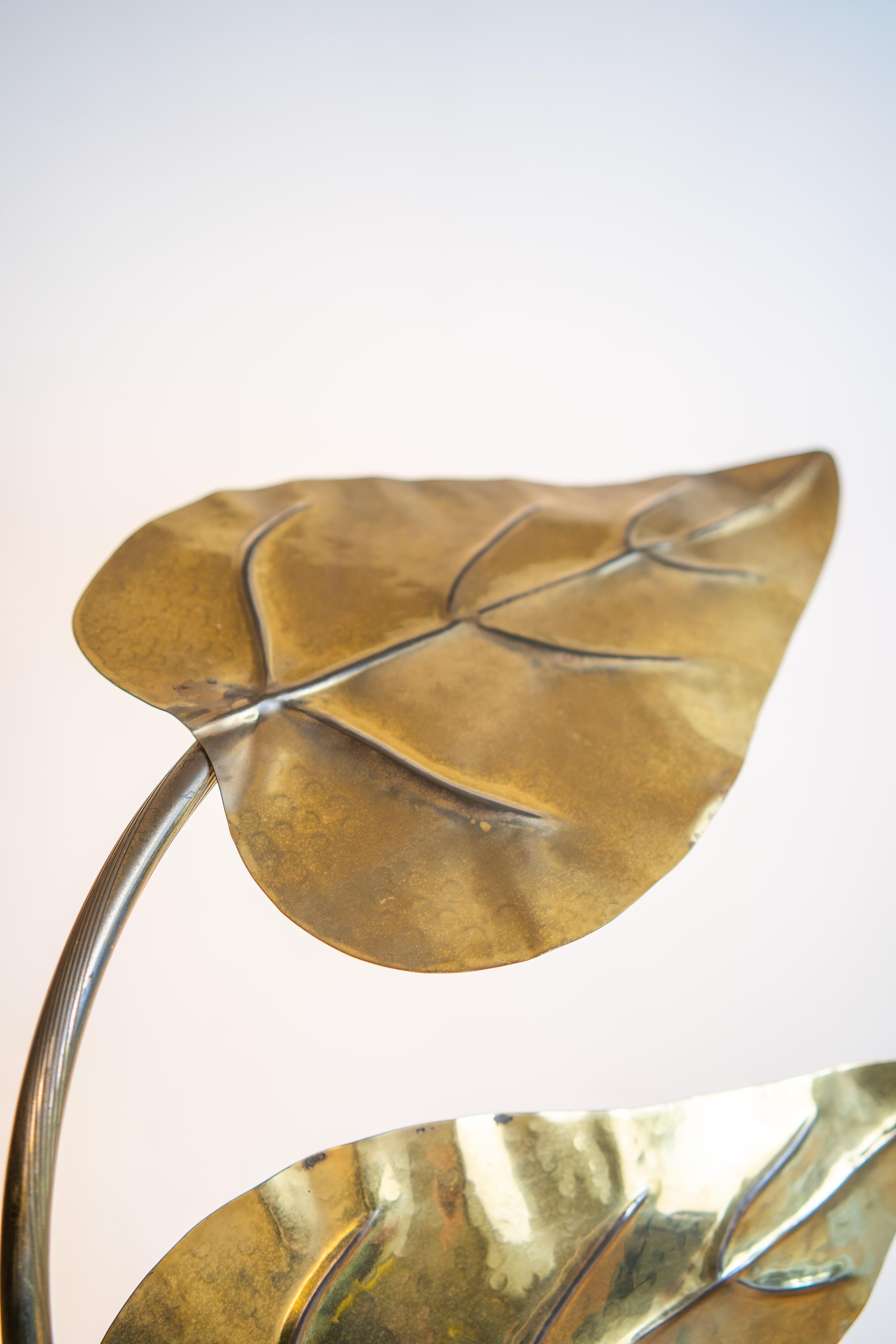 Mid-Century Modern Leaf-Shaped Floor Lamp in Brass Attributed to Tommaso Barbi, Italy, 1970 For Sale