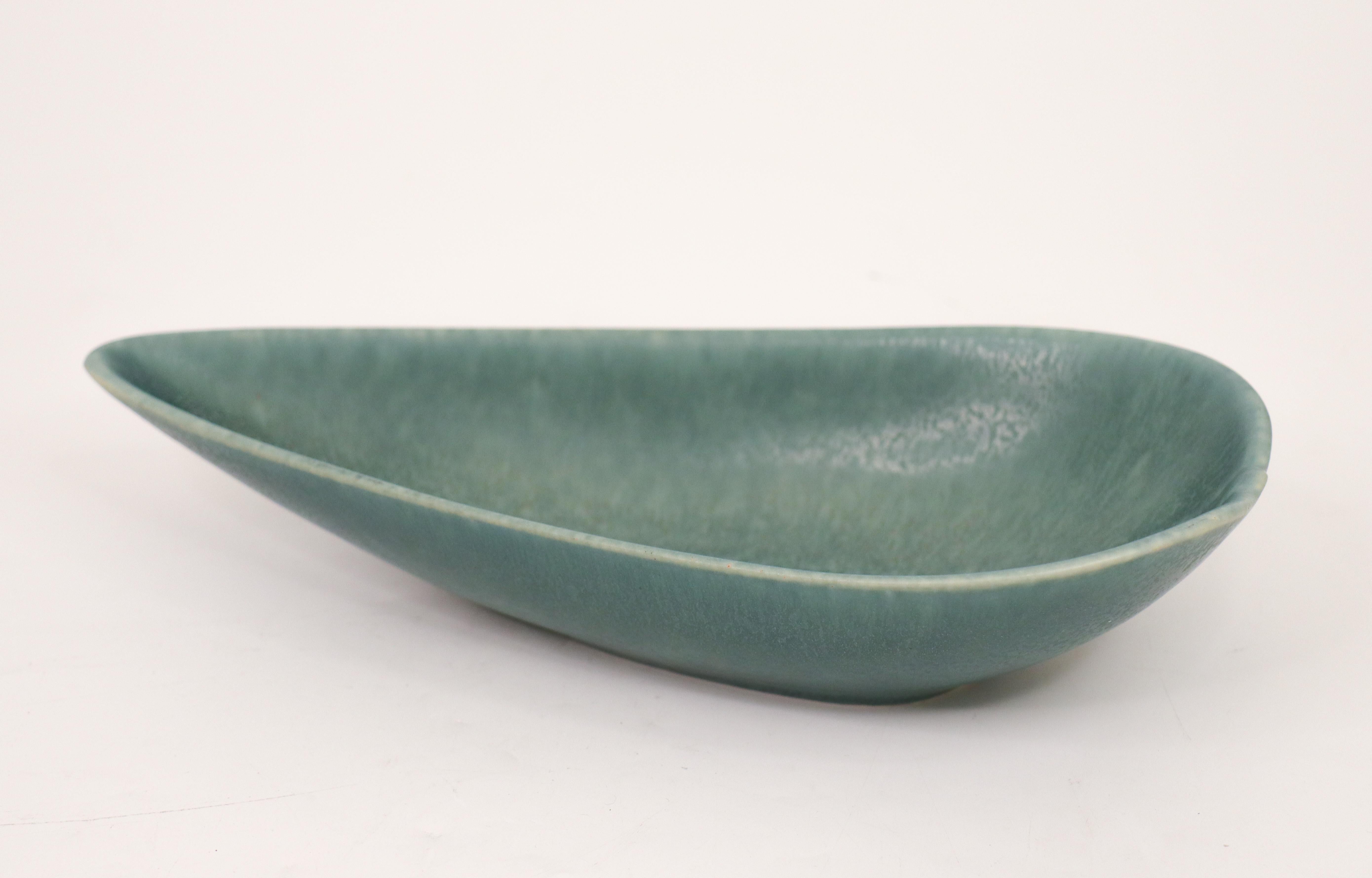 Svedese Ciotola verde a forma di foglia Gunnar Nylund - Rörstrand - Metà del XX secolo Scandinavia in vendita