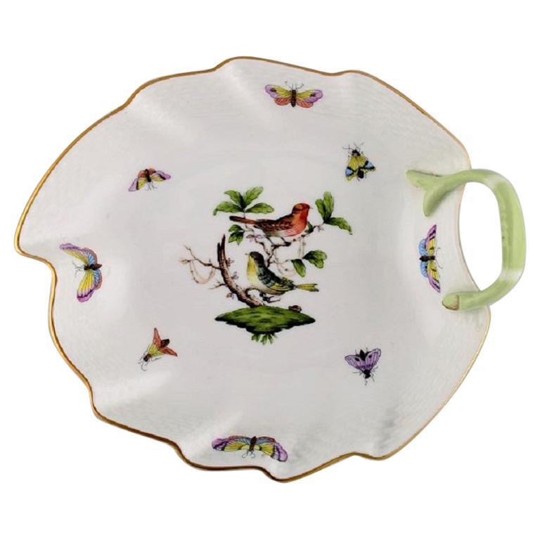 Plat en porcelaine Herend Rothschild en forme de feuille avec oiseaux peints à la main