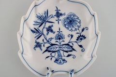 Leaf-Shaped Meissen Blue Onion Dish in Hand-Painted Porcelain, Early 20th C.