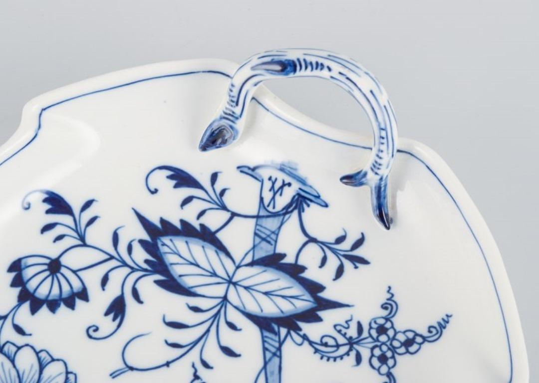 German Leaf-Shaped Meissen Blue Onion Dish in Hand Painted Porcelain For Sale