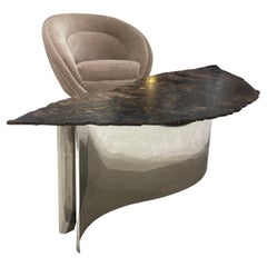 Couchtisch aus Metall in Form eines Blattes