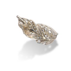 Feather Shaped Ring with Diamonds from d'Avossa Rêves d'Argent Collection