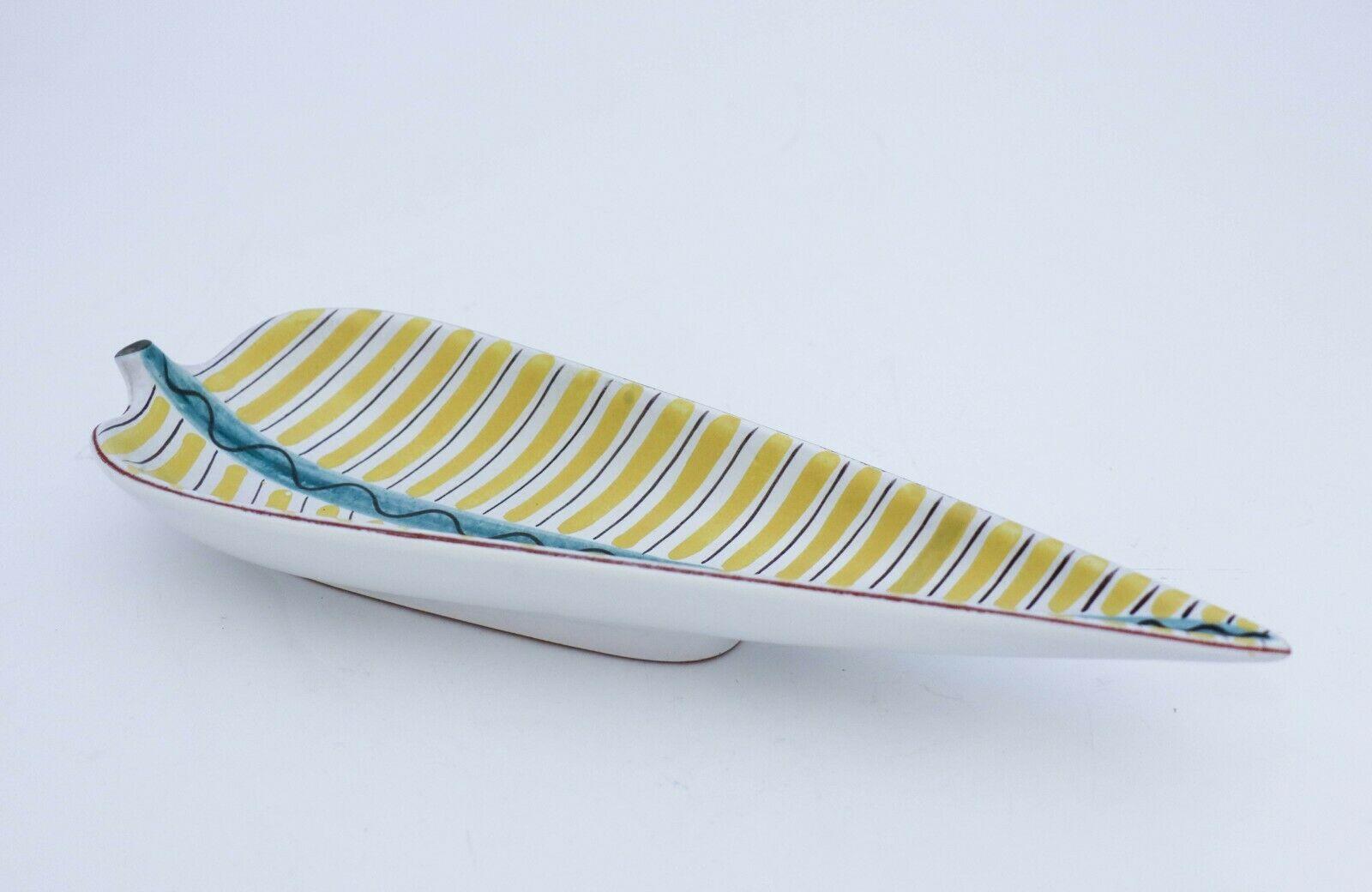 Scandinavian Modern Vintage Leaf Shaped Serving Dish Faience, Stig Lindberg, Gustavsbergs Studio For Sale