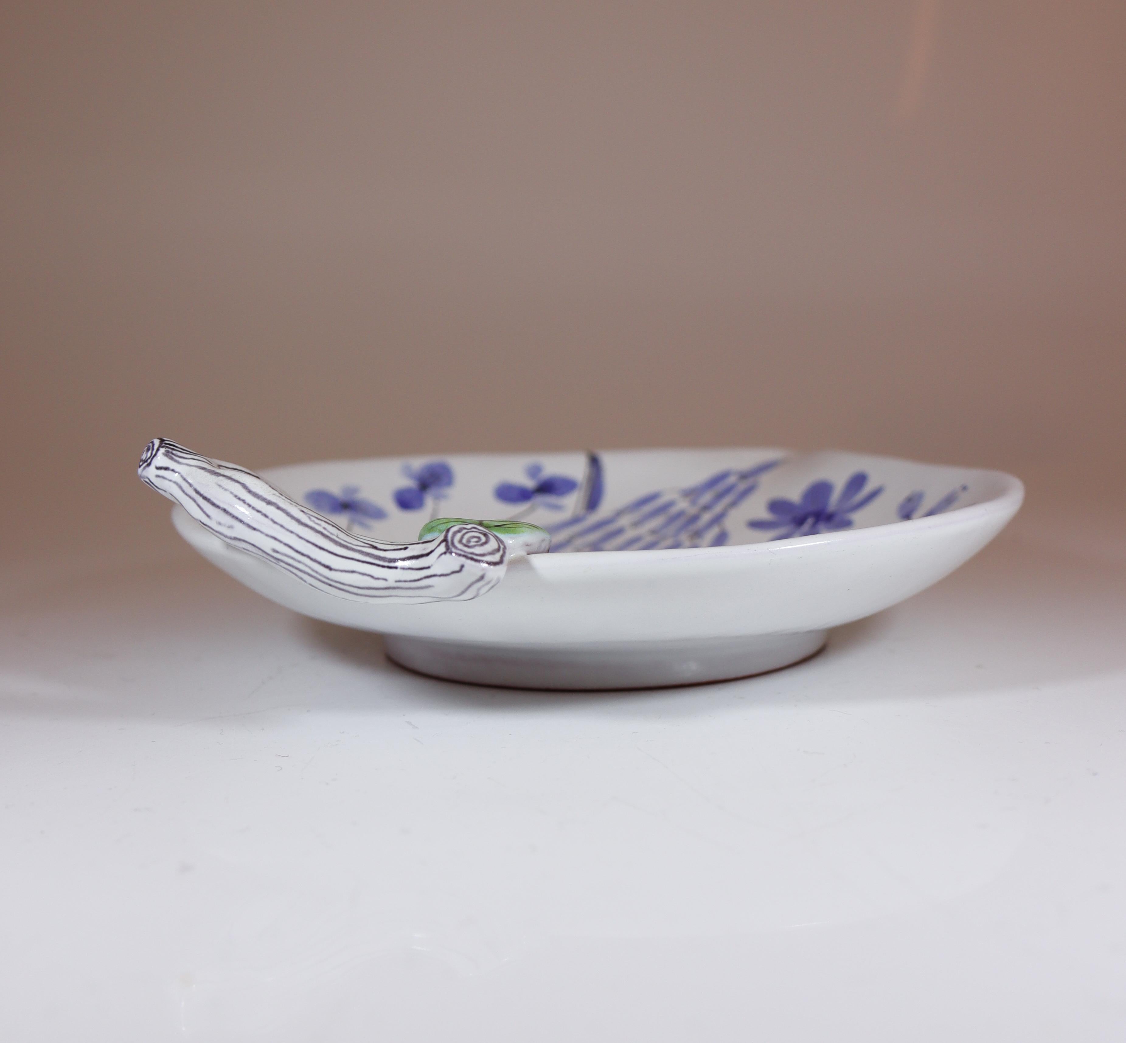 Piatto da portata a forma di foglia in maiolica, Stig Lindberg, Gustavsbergs Studio In condizioni buone in vendita a Stockholm, SE