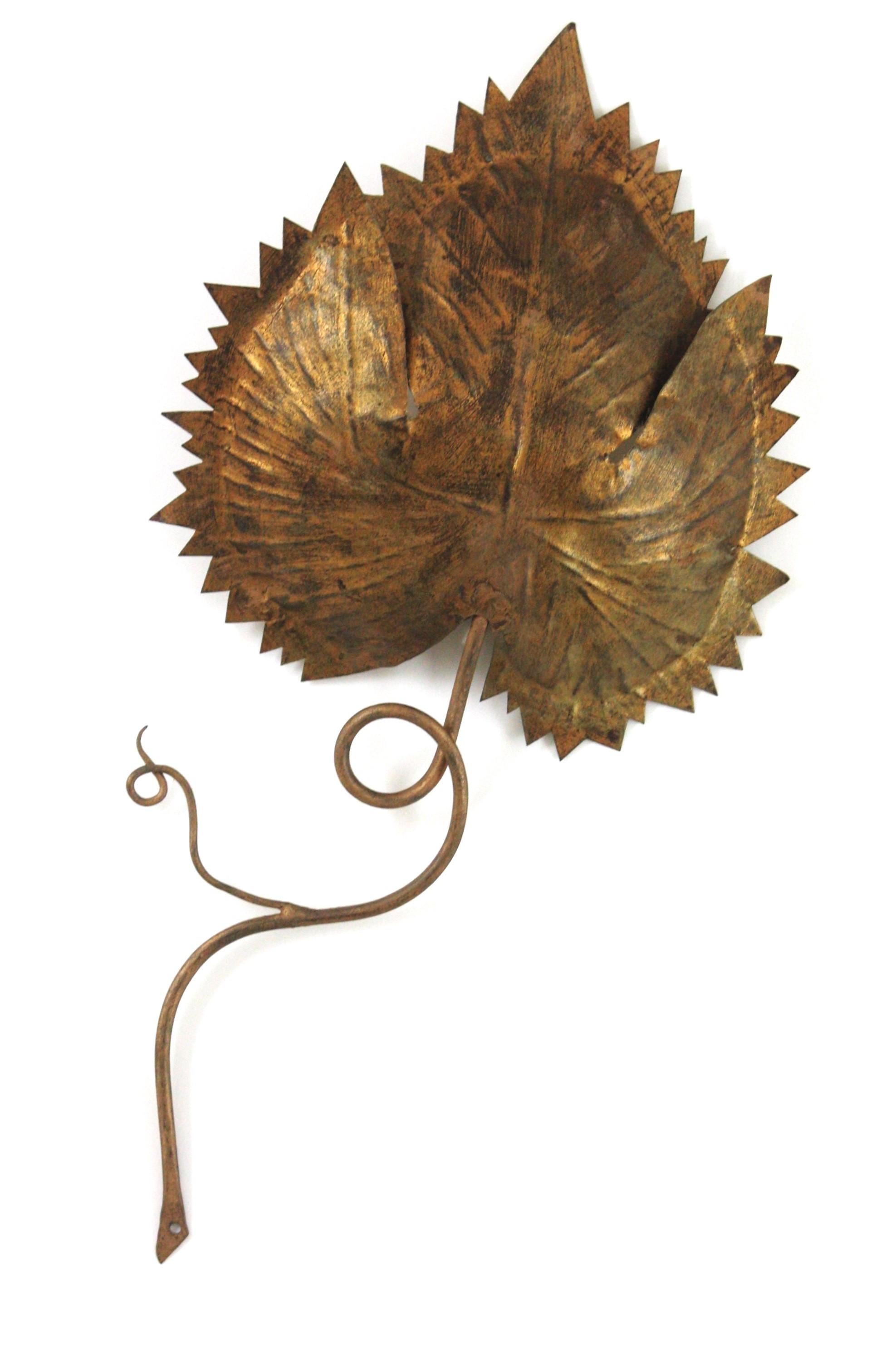 Spanish Leaf Shaped Wall Light / Wall Sculpture in Gilt Iron, Spain 1950s For Sale