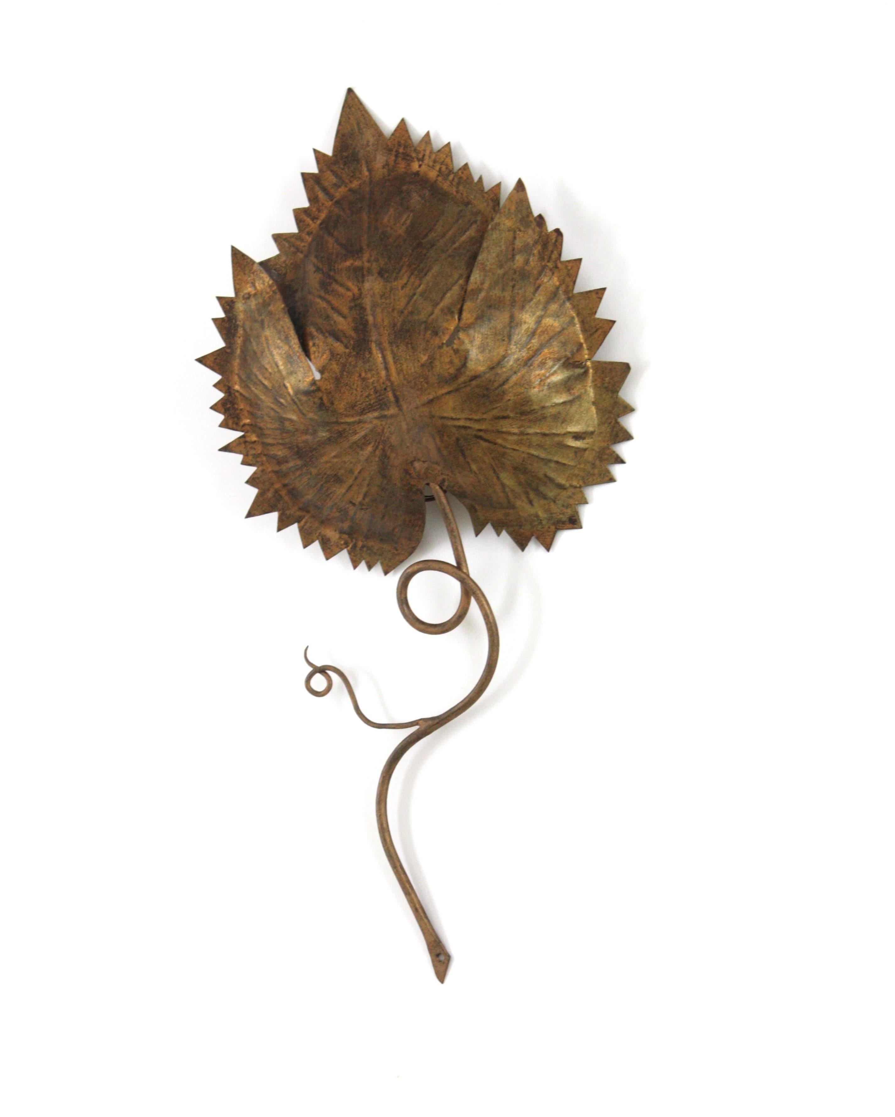 Metal Leaf Shaped Wall Light / Wall Sculpture in Gilt Iron, Spain 1950s For Sale