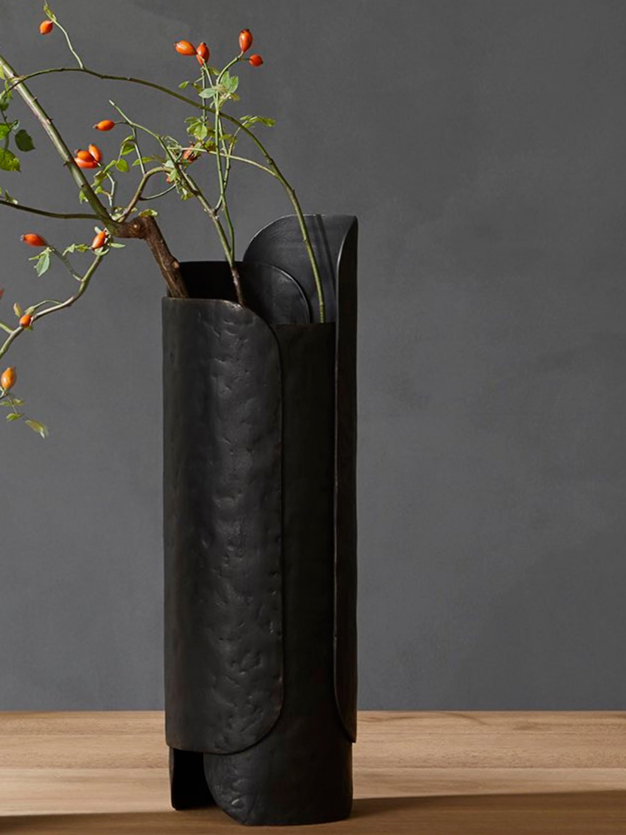 Contemporary Leaf Short Vase Design by Dan Yeffet for Collection Particuliere For Sale