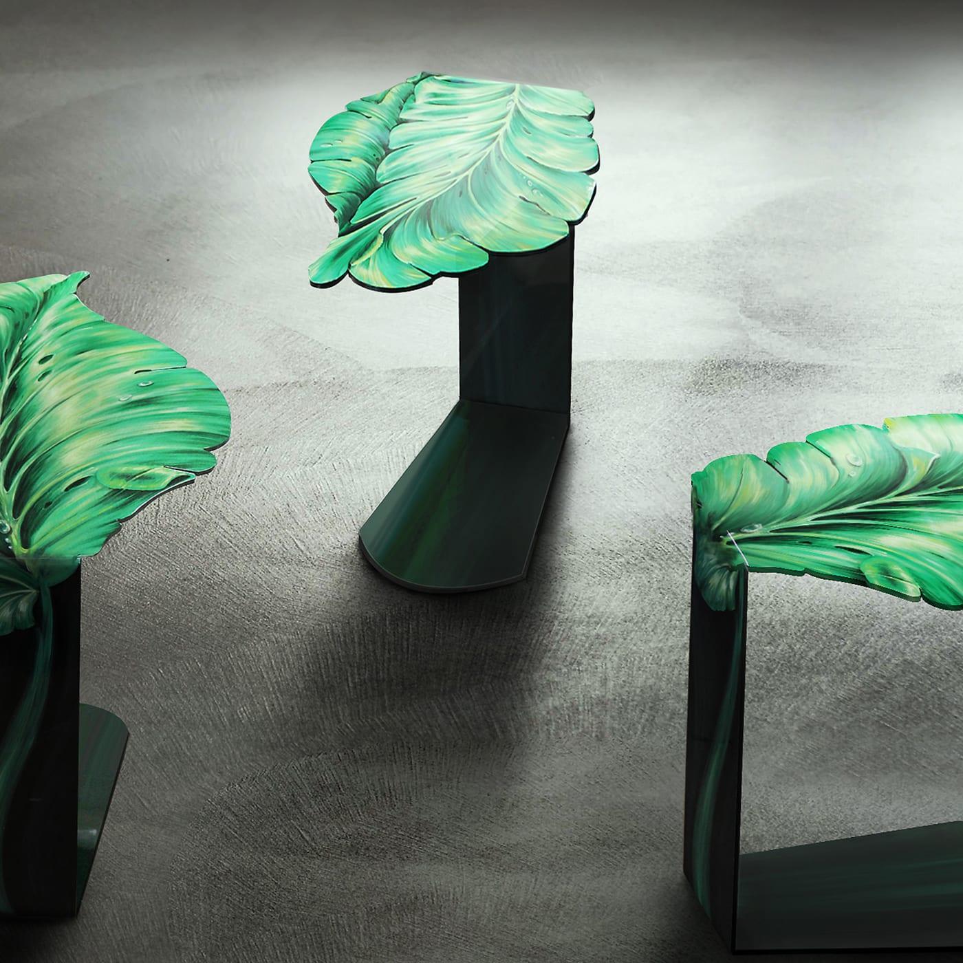 A celebration of nature obtained from metal, this exquisite side table gifts with the illusion of having a piece of the forest right beside your sofa or bed. Its fresh aesthetic is obtained by laser-cutting and bending the metal before carefully
