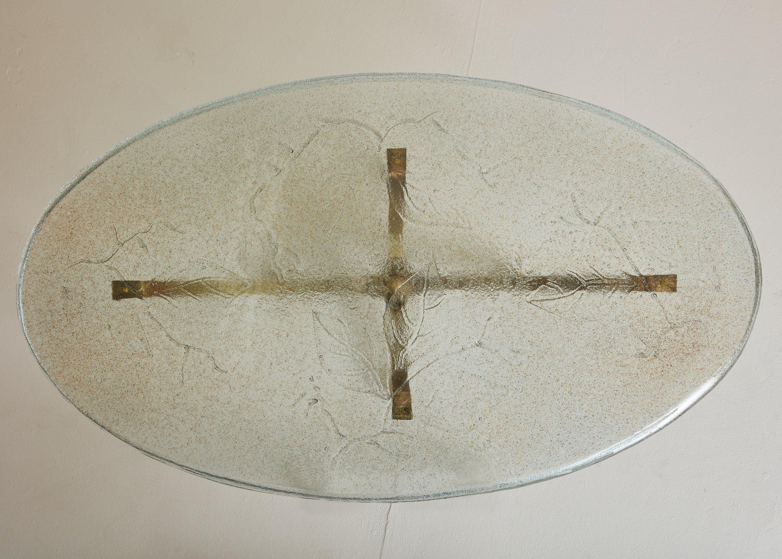 Couchtisch mit Blatt- + Weinreben-Design und Glasplatte und Bronzefuß von Lothar Klute im Zustand „Gut“ im Angebot in Chicago, IL