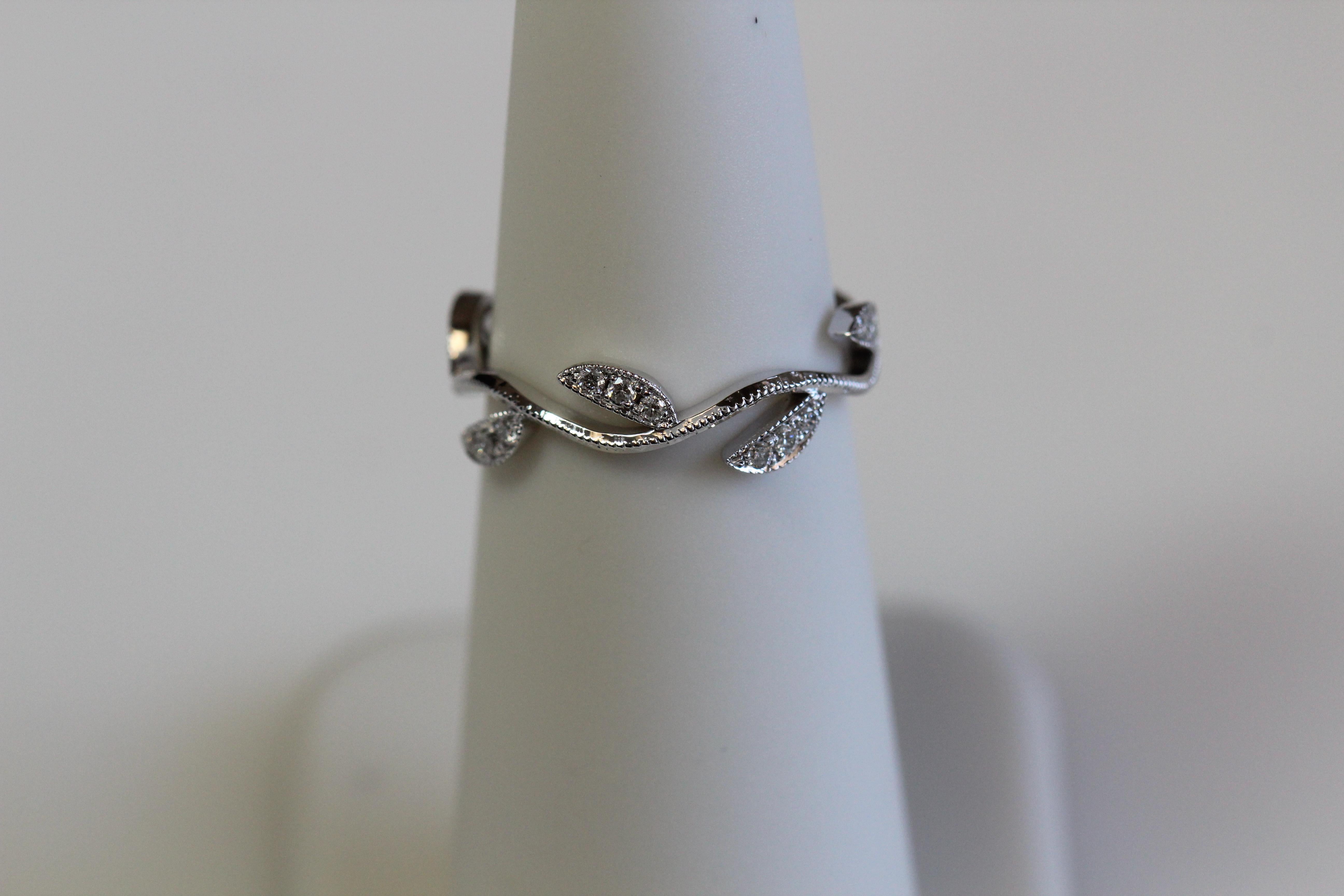 Round Cut Leaf, Vine Diamond Ring, Band, 18 Karat White Gold Millgrain For Sale