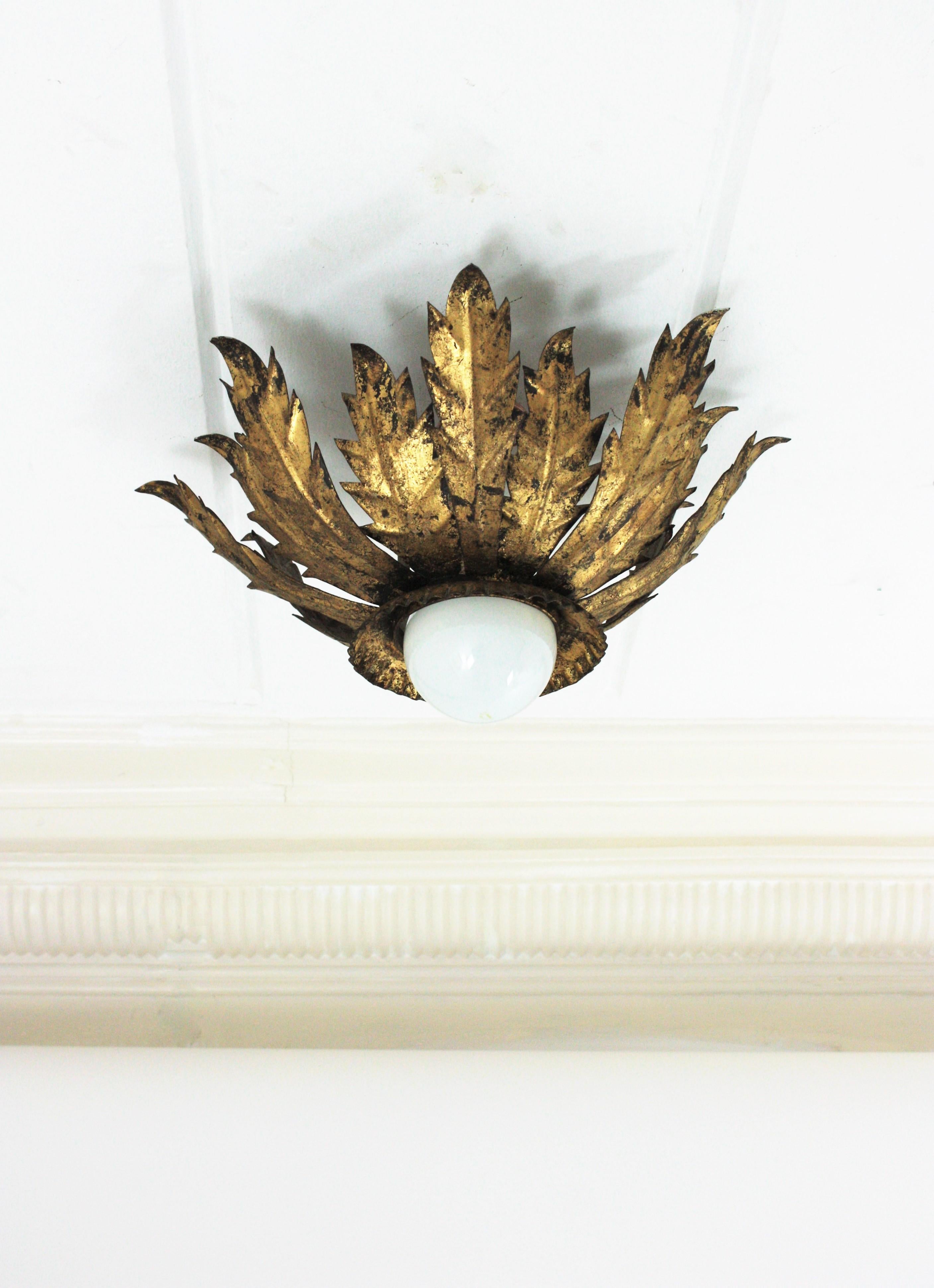 Leafed Crown Sunburst Light Fixture in Gold Gilt Metal For Sale 4