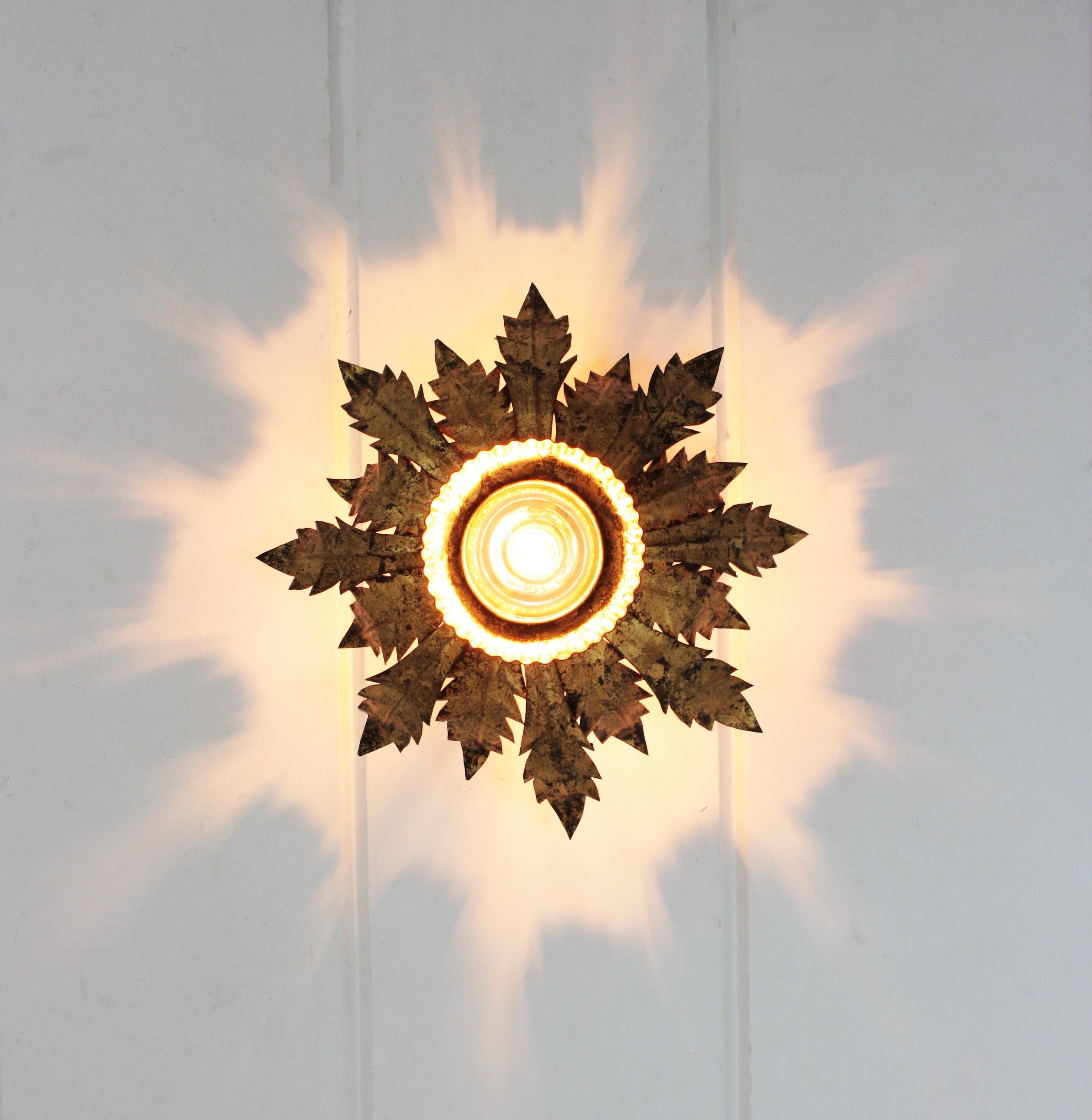Leafed Crown Sunburst Light Fixture in Gold Gilt Metal For Sale 6