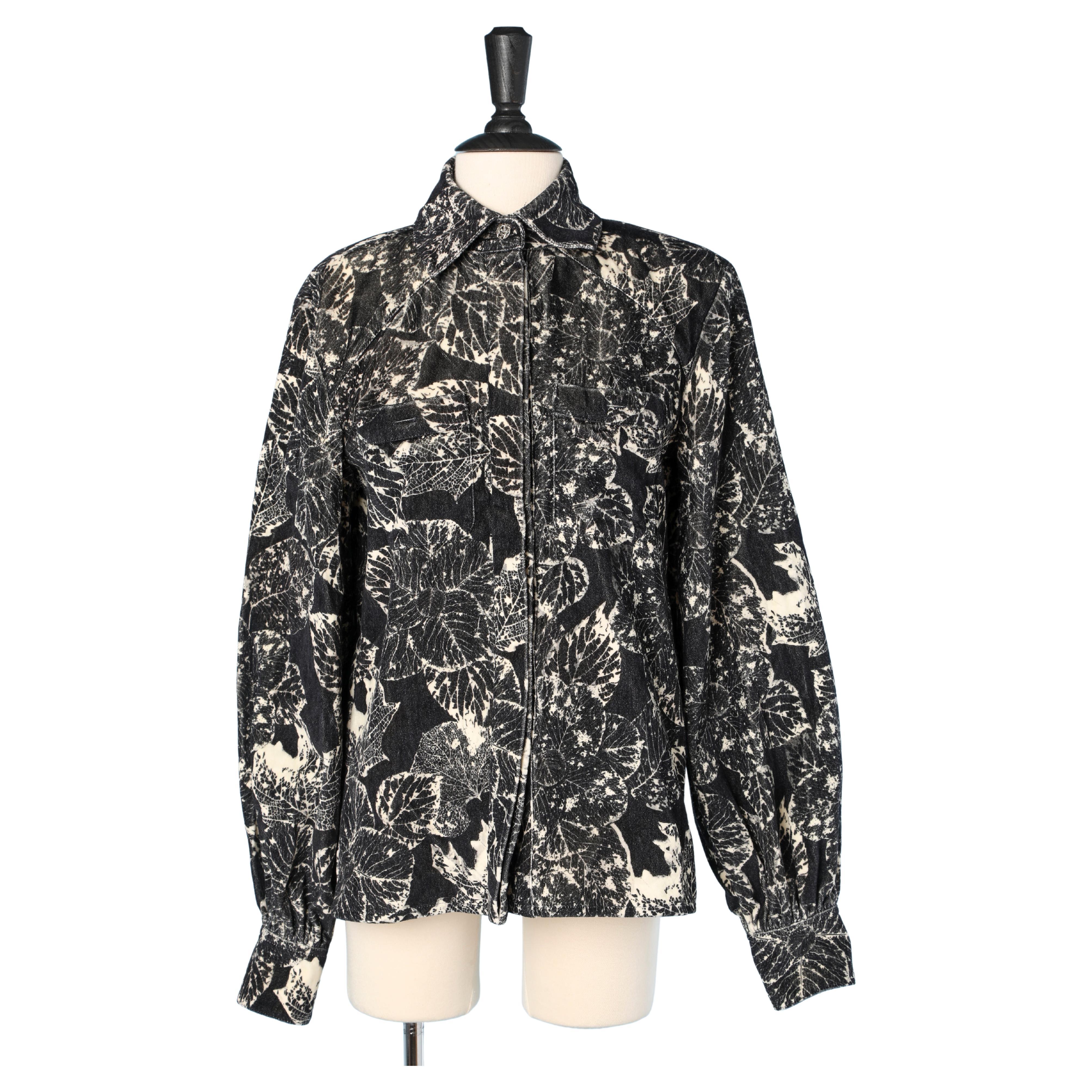 Leaf's printed cotton velvet shirt with branded jewellery buttons Chanel  For Sale