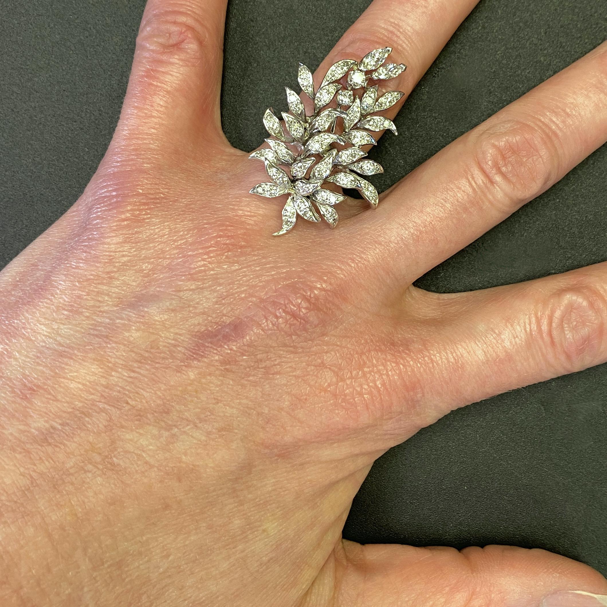 Leafy 1970s Cocktail Ring in White Gold with 1 Carat Full- & Single-Cut Diamonds In Excellent Condition In Sherman Oaks, CA