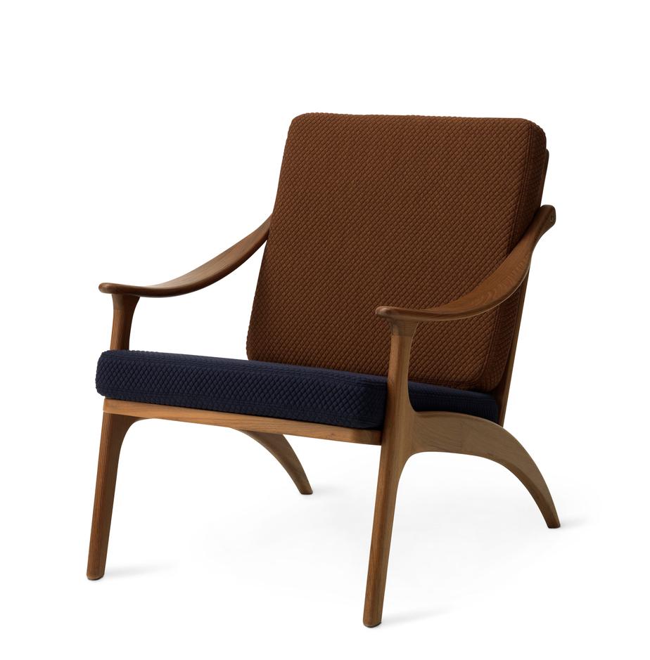 Lean back lounge chair mosaic teak royal blue spicy brown by Warm Nordic
Dimensions: D 68 x W 78 x H 78 cm
Material: Solid teak, foam, textile upholstery
Weight: 9 kg
Also available in different colours, materials and finishes.

Lean Back is