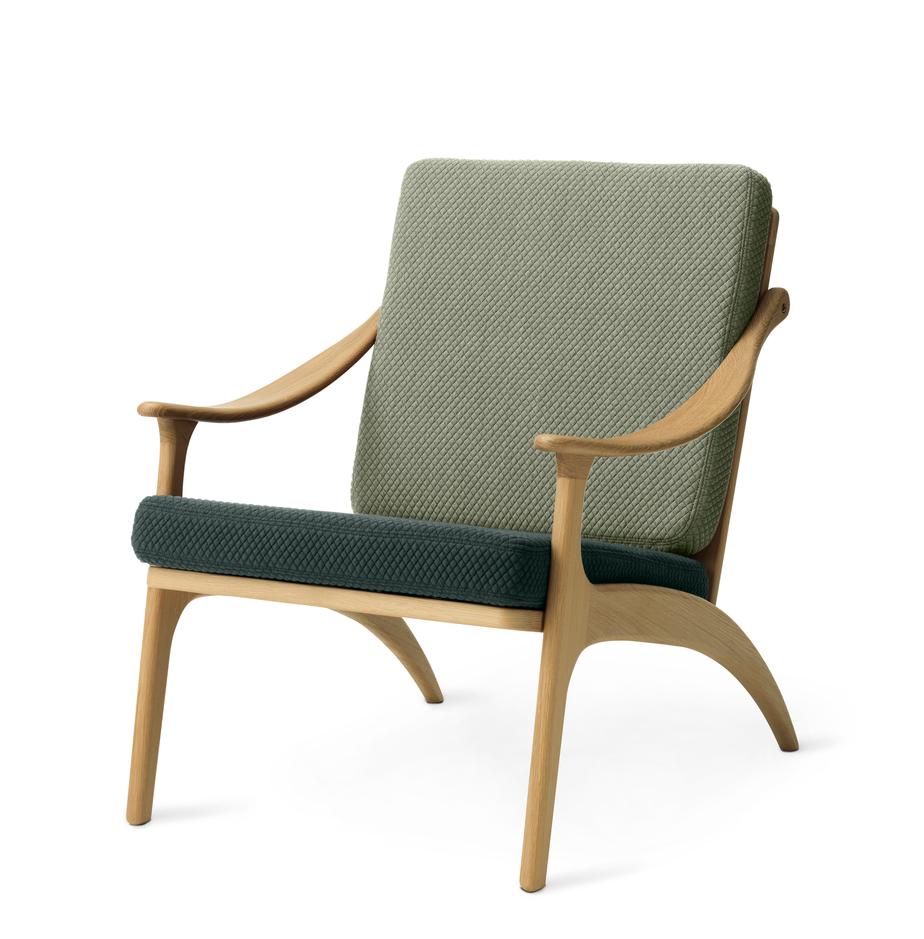 Sillón reclinable roble blanco tono petróleo salvia claro by Warm Nordic
Dimensiones: P68 x An78 x Al 78 cm
Material: Roble macizo aceitado blanco, Espuma, Tapicería textil
Peso: 9 kg
También disponible en distintos colores, materiales y