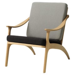 Lean Back Lounge Chair Weiß geölt Eiche Hellsalbei Mocca von Warm Nordic