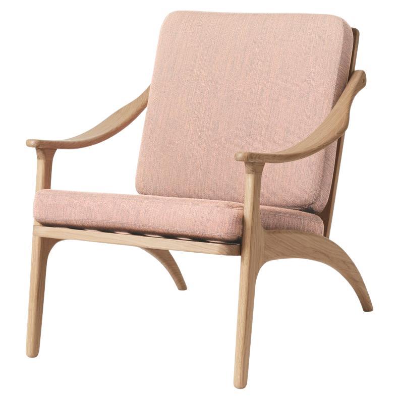 Lean Back Lounge Chair Weiß geölte Eiche Pale Rose von Warm Nordic im Angebot