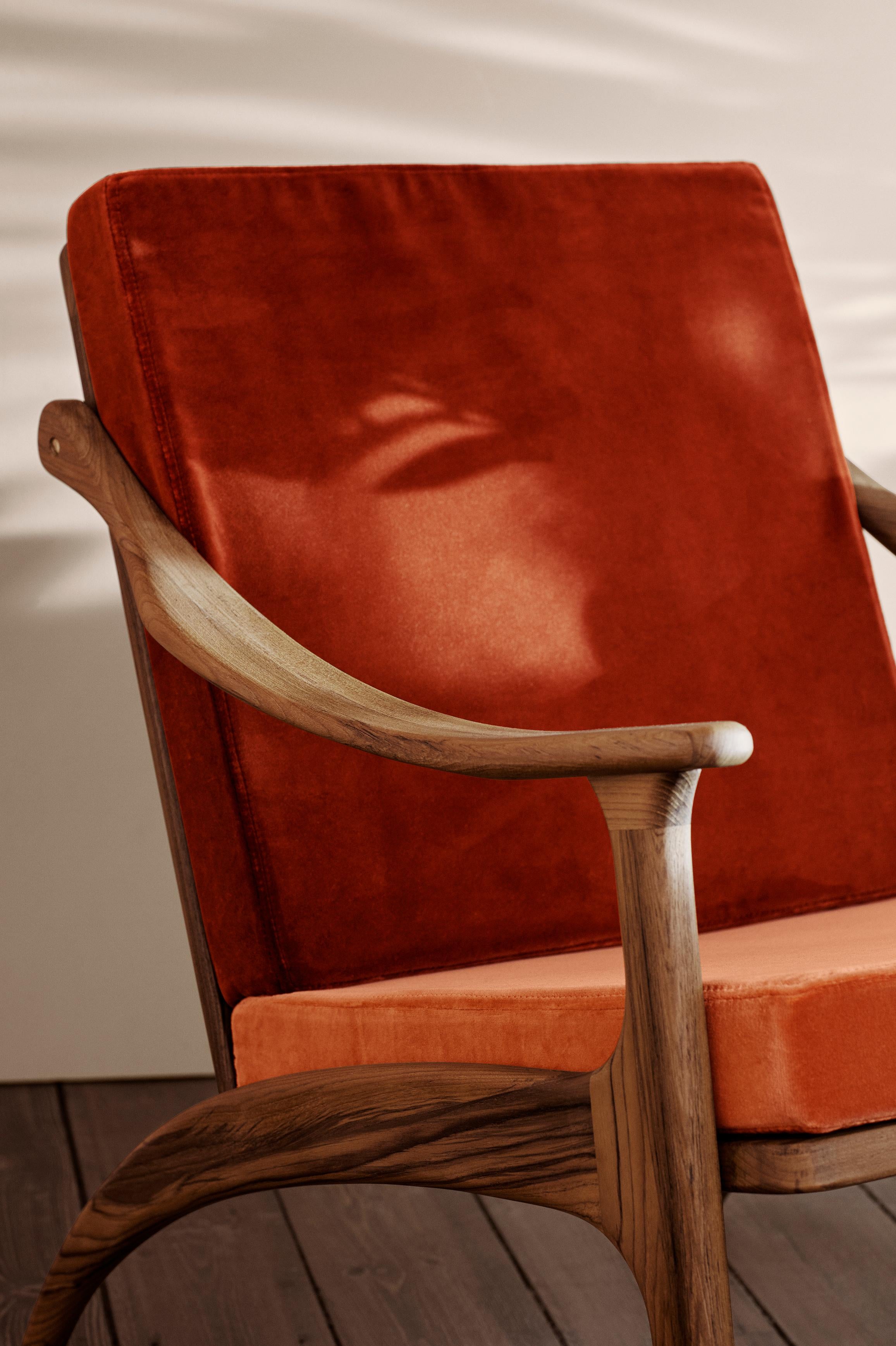 Lean Back Lounge Two-Tone Chair in Teak, by Arne Hovmand-Olsen from Warm Nordic For Sale 1